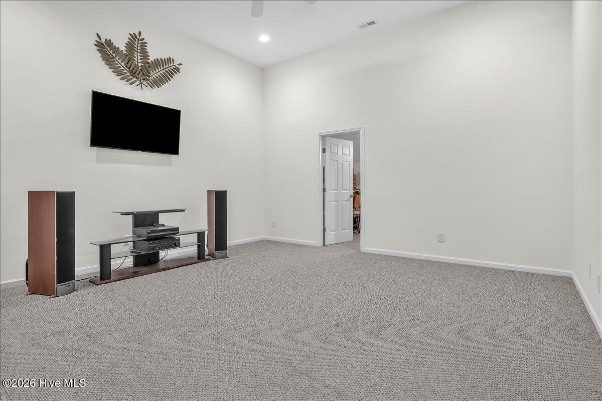 100566534 | Photo 47