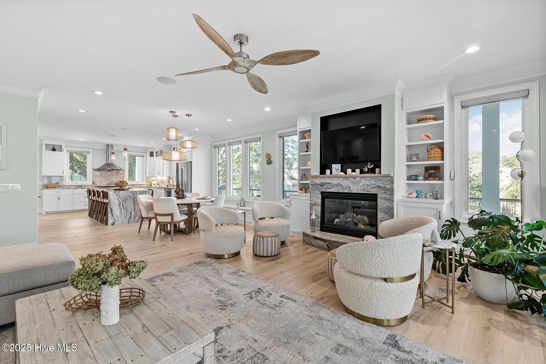 100540813 | Photo 10