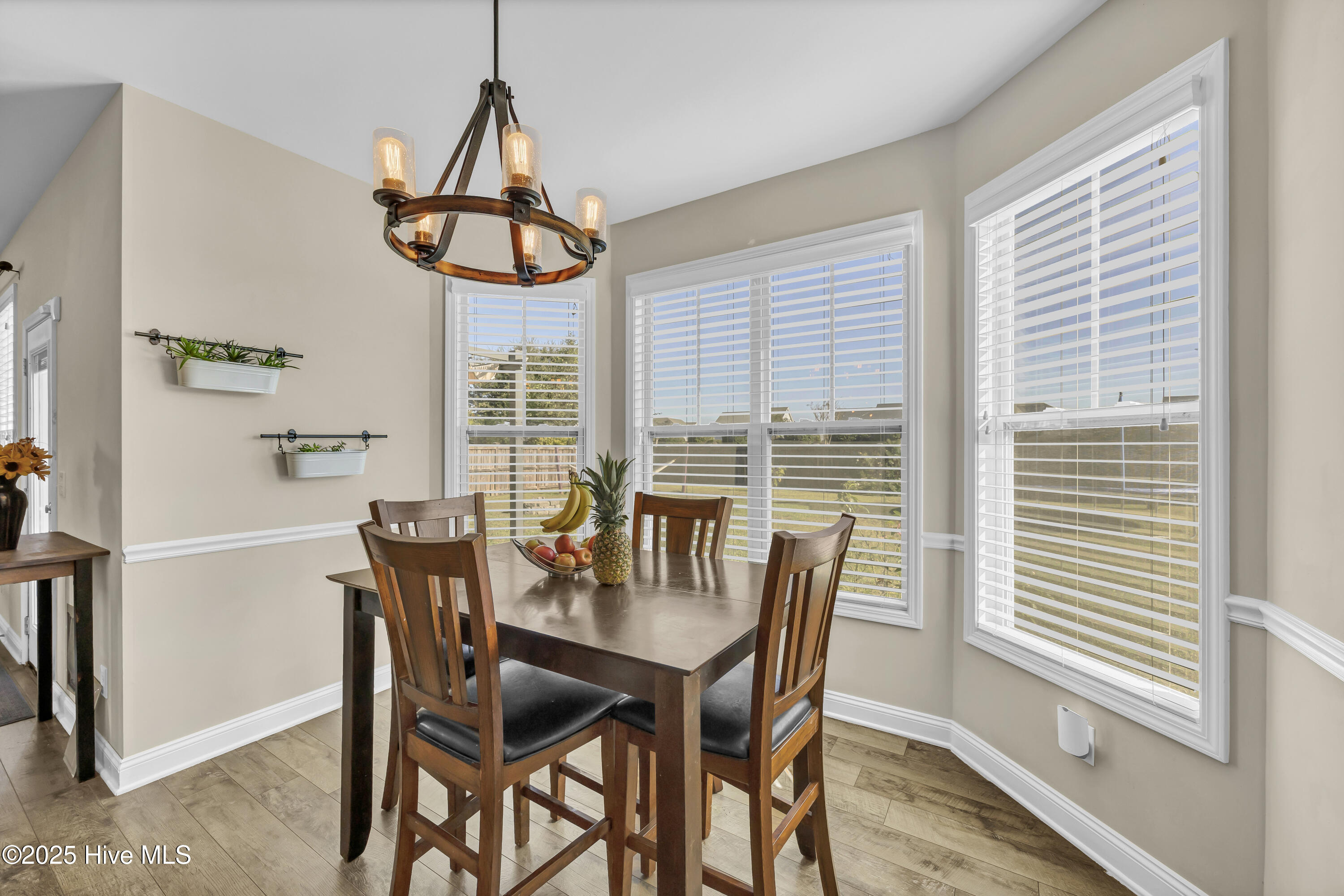 100549704 | Photo 13