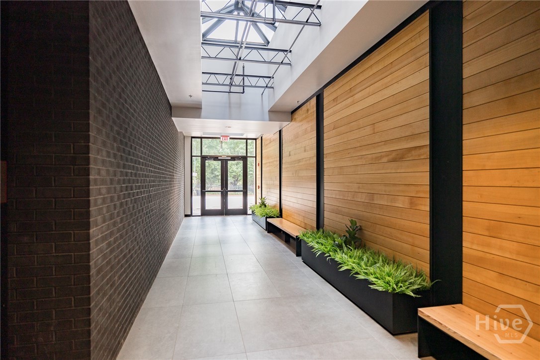 131 Broad Street E 707