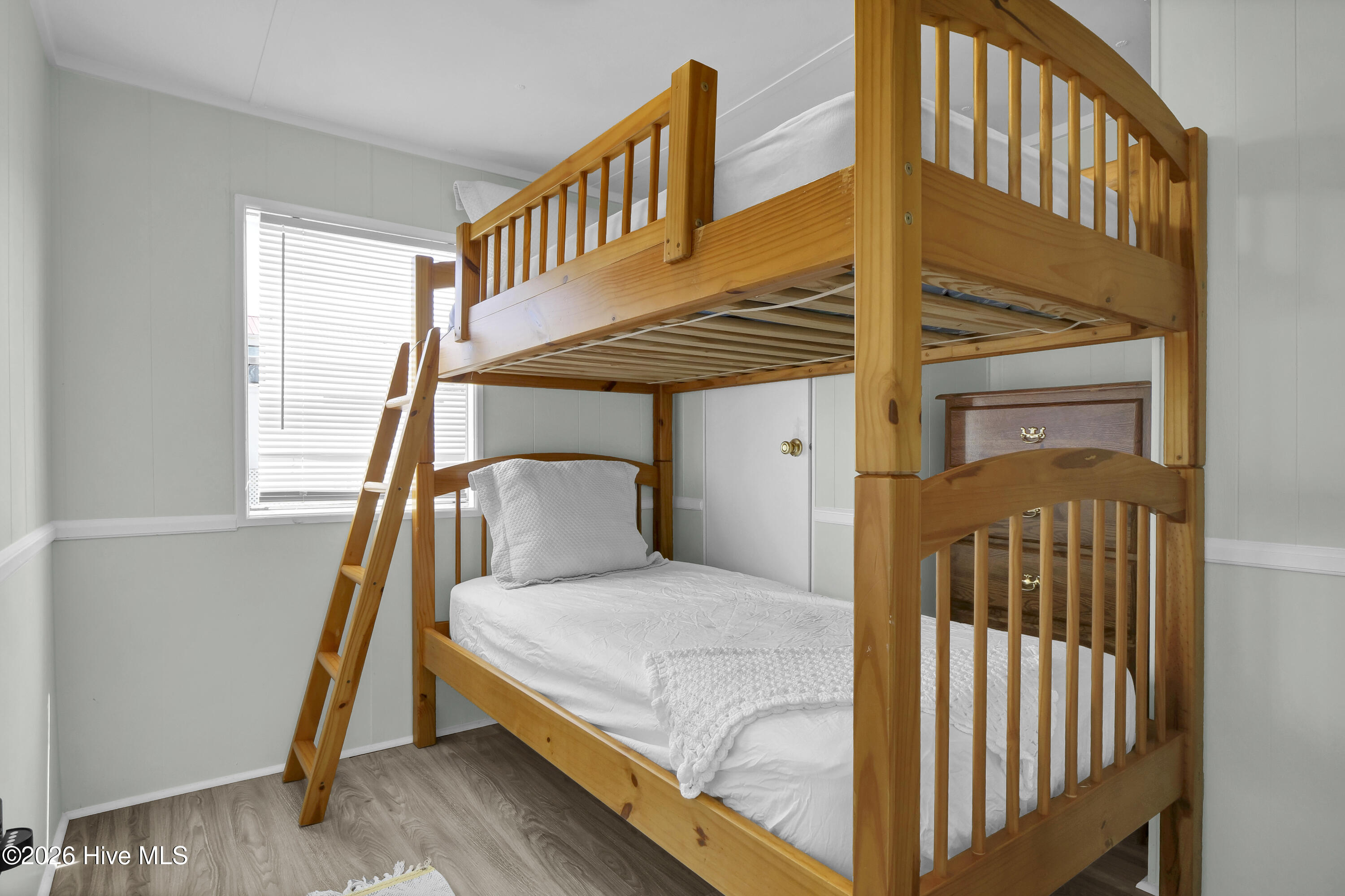 100560553 | Photo 18