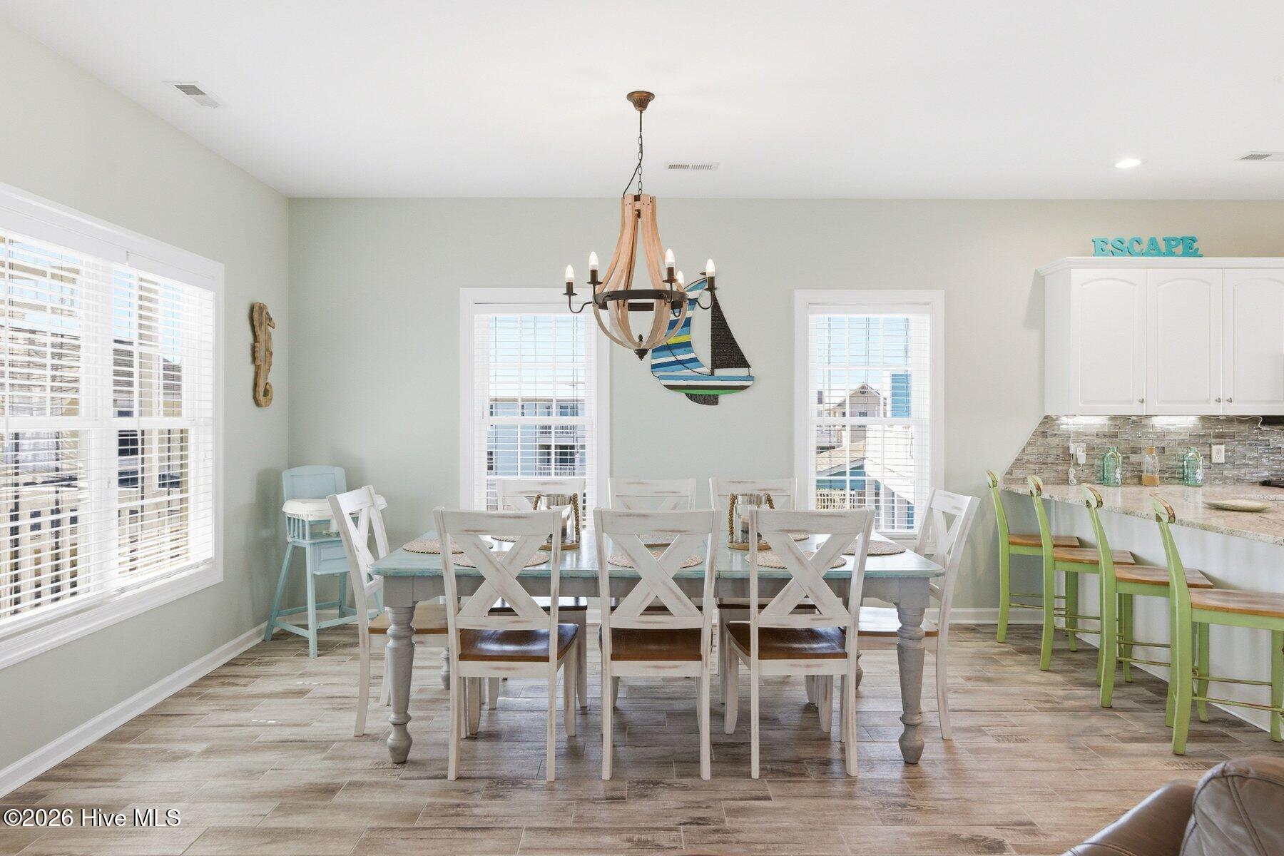 100570503 | Photo 14