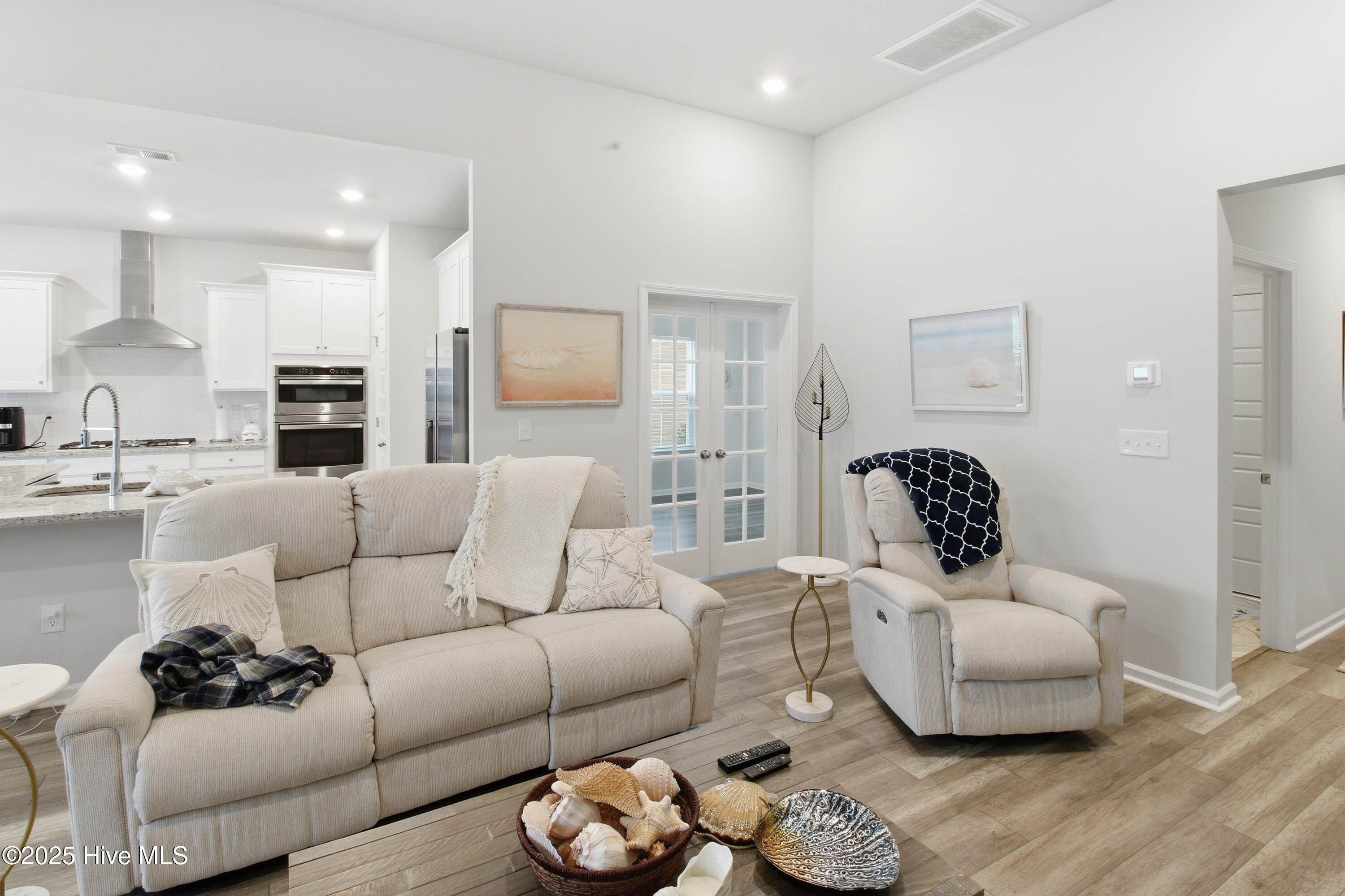 100538754 | Photo 11