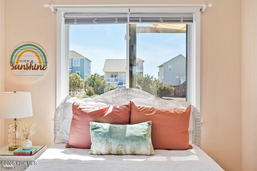 100494223 | Photo 33