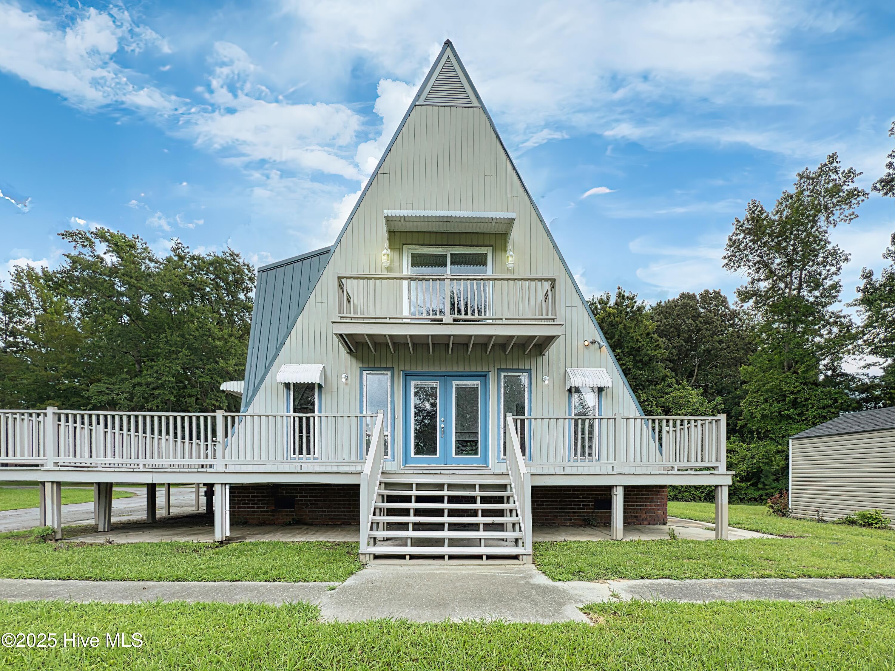 Homes for sale in Jacksonville, NC | 211 Country Club Blvd, Jacksonville, NC 28540 | MLS# 100519170