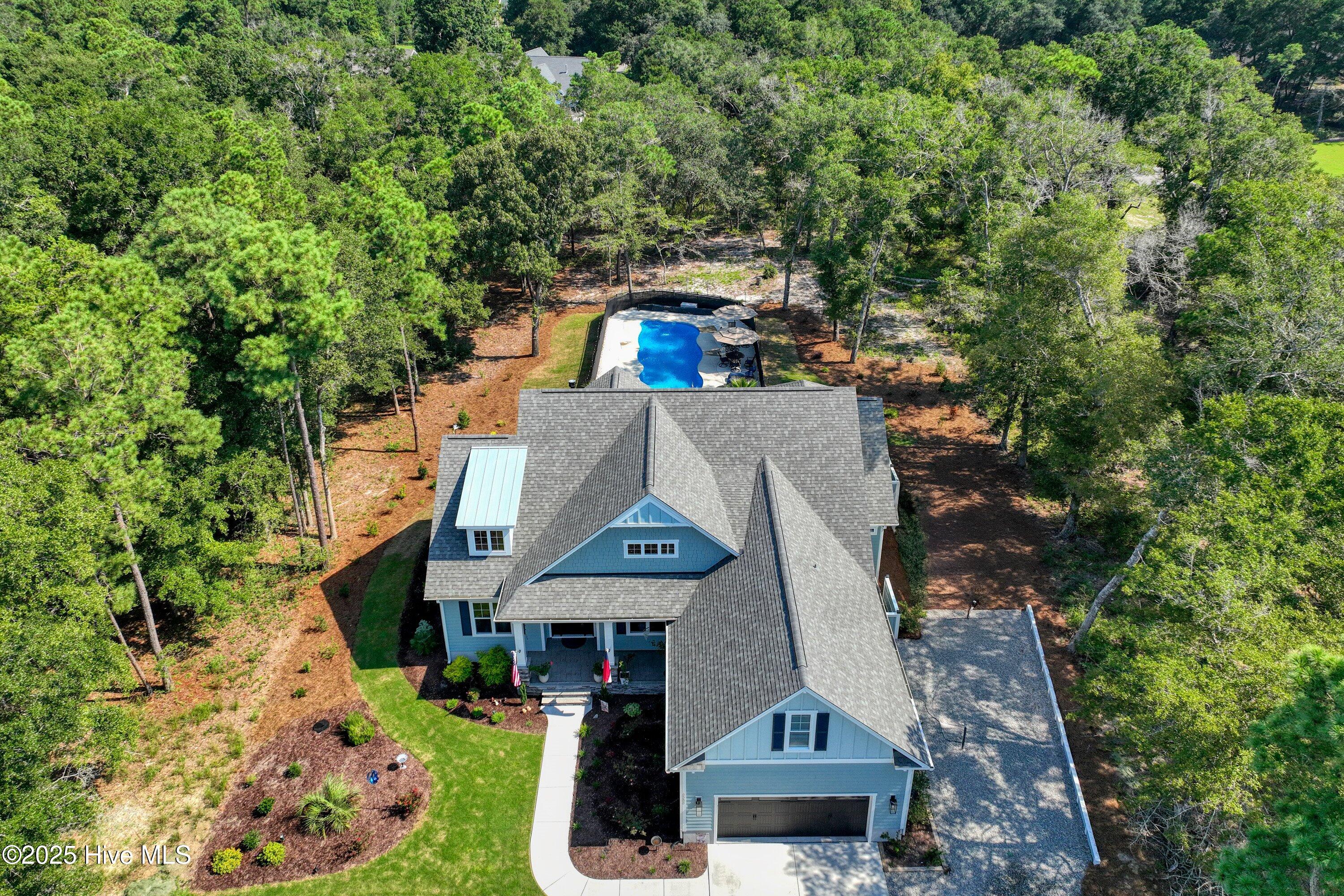 100526199 | Photo 46