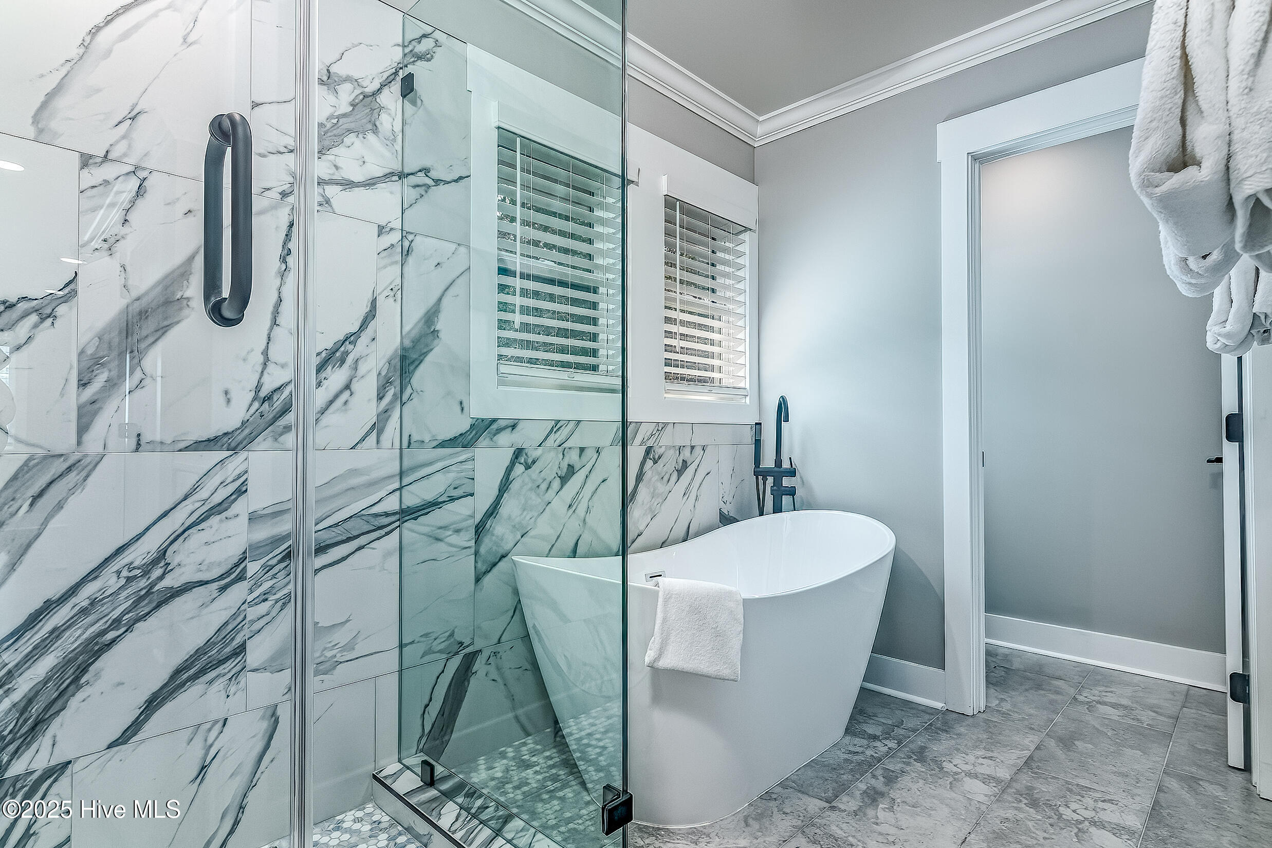 100543334 | Photo 22