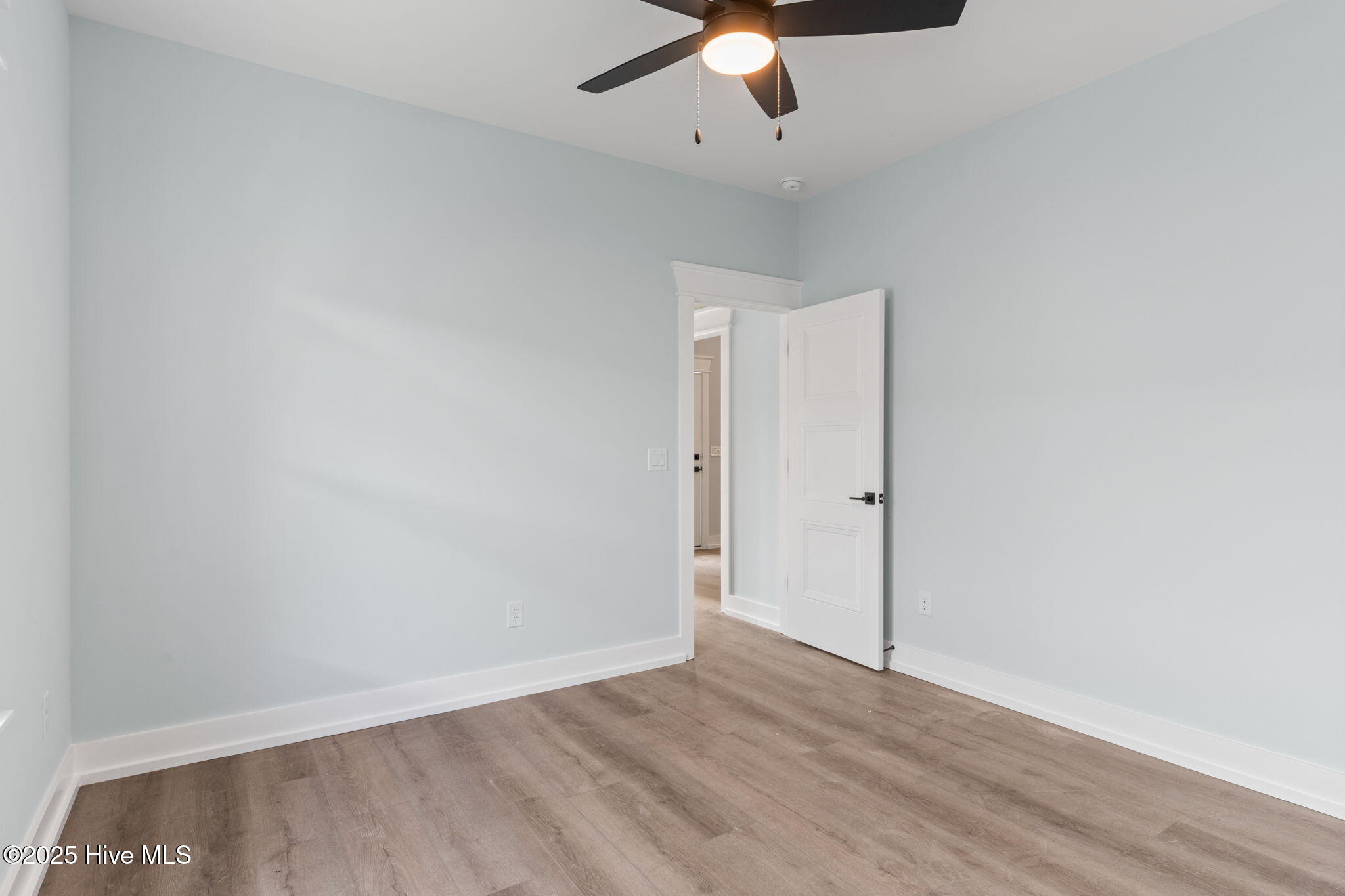 100523673 | Photo 26