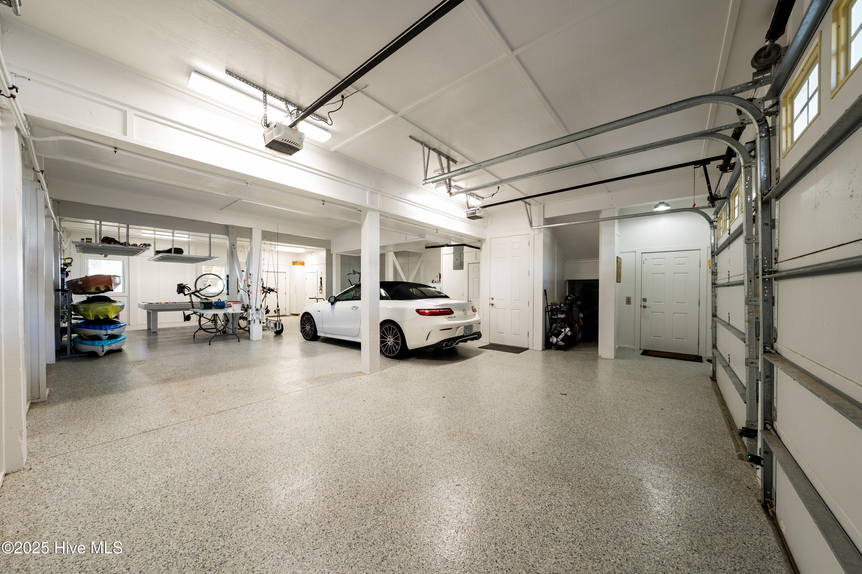 100541249 | Photo 72