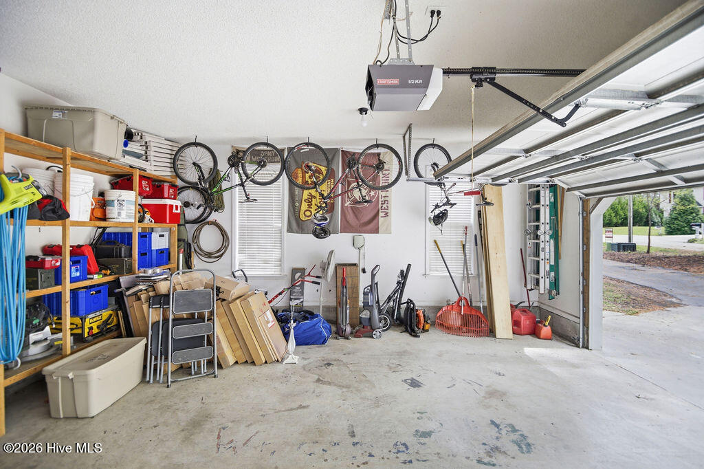 100565606 | Photo 60