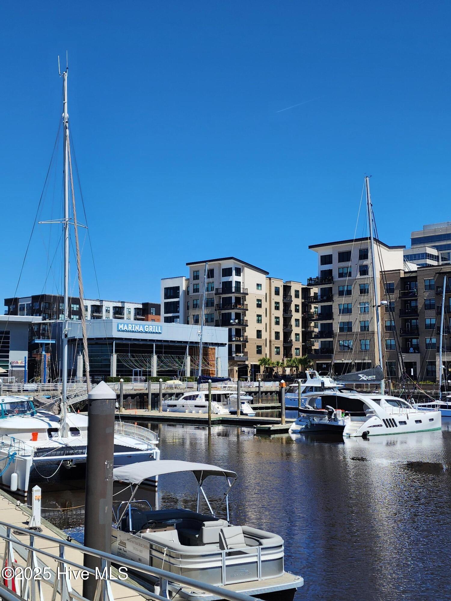 100543884 | Photo 40