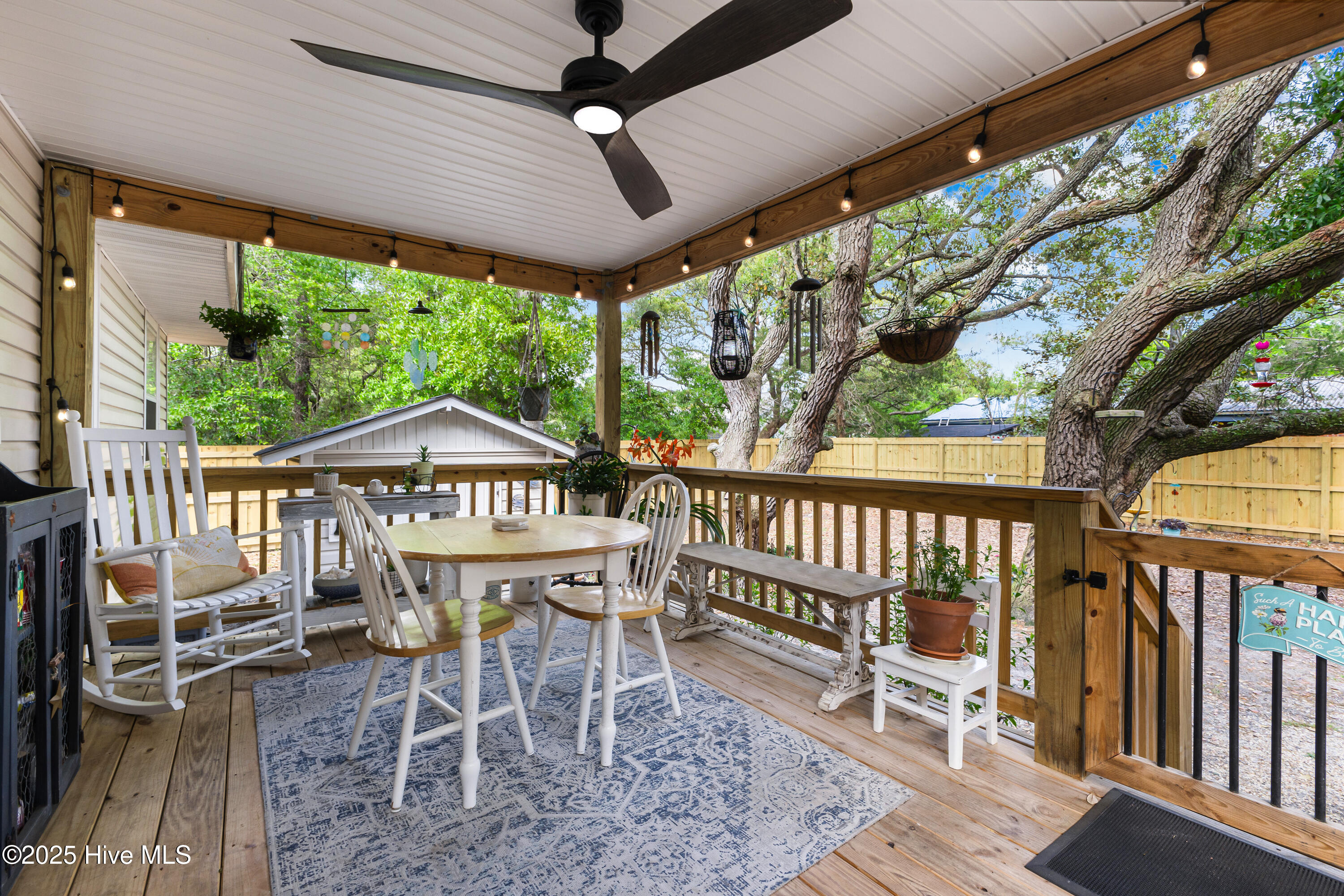 100533103 | Photo 25