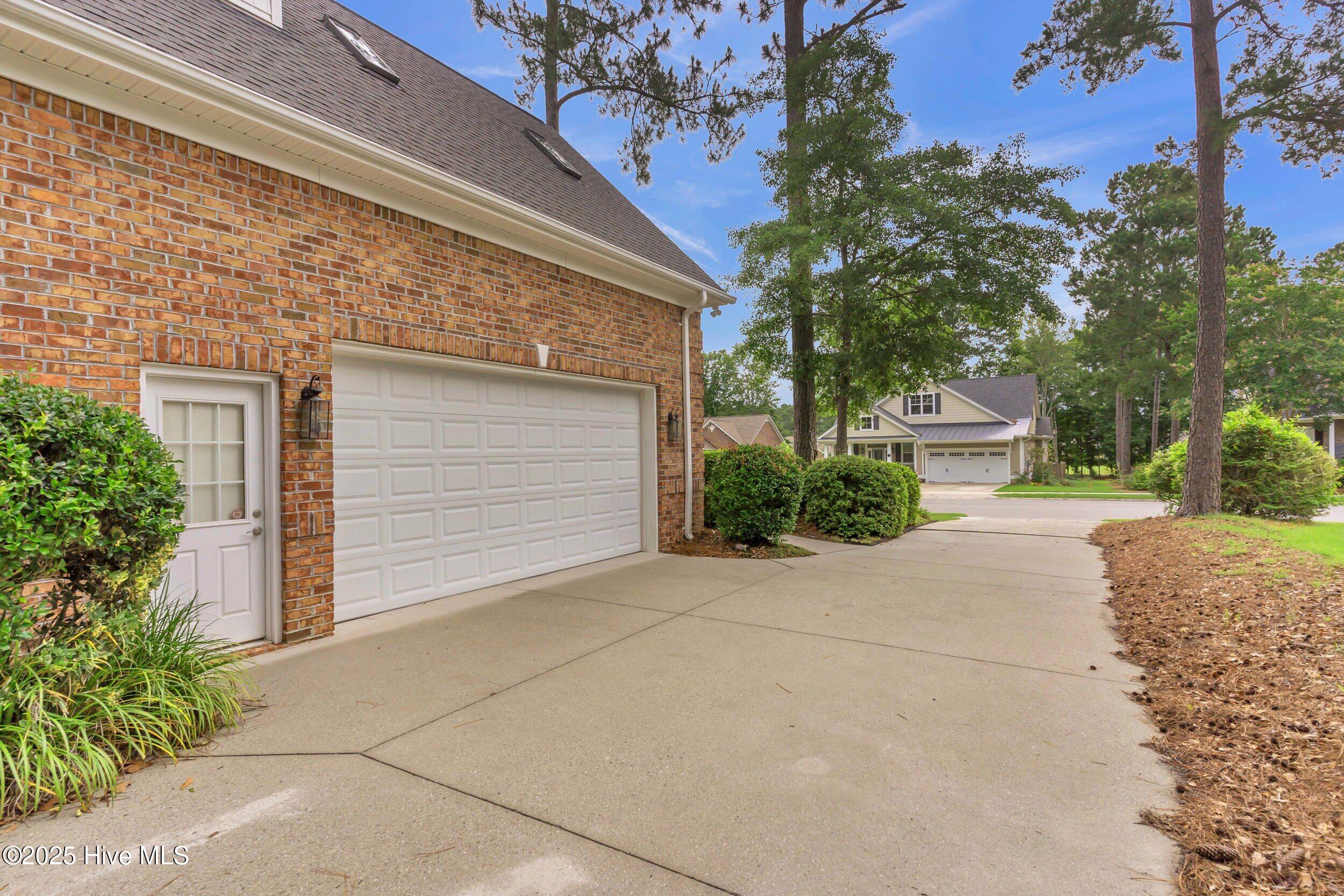 100548095 | Photo 56