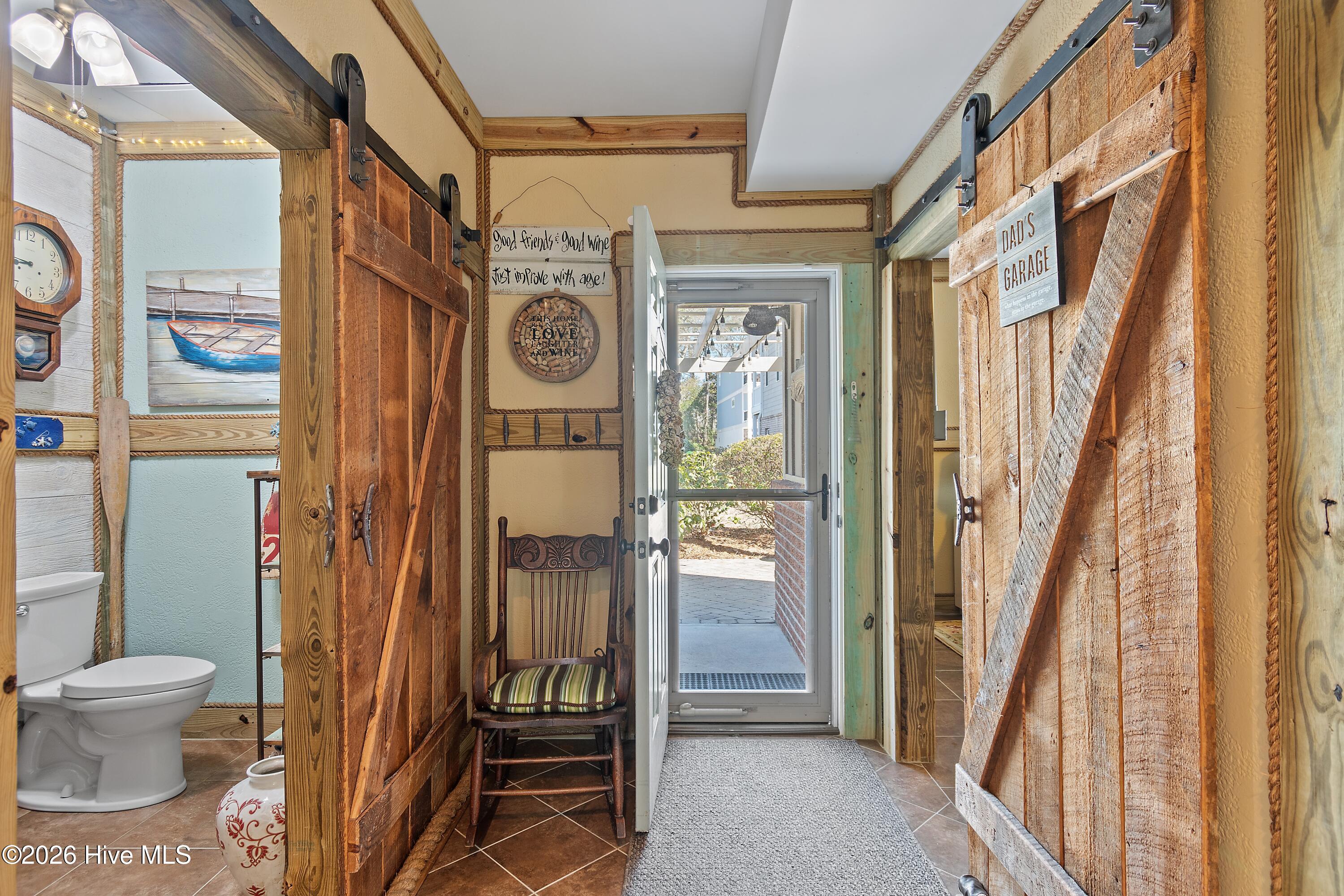 100558702 | Photo 61