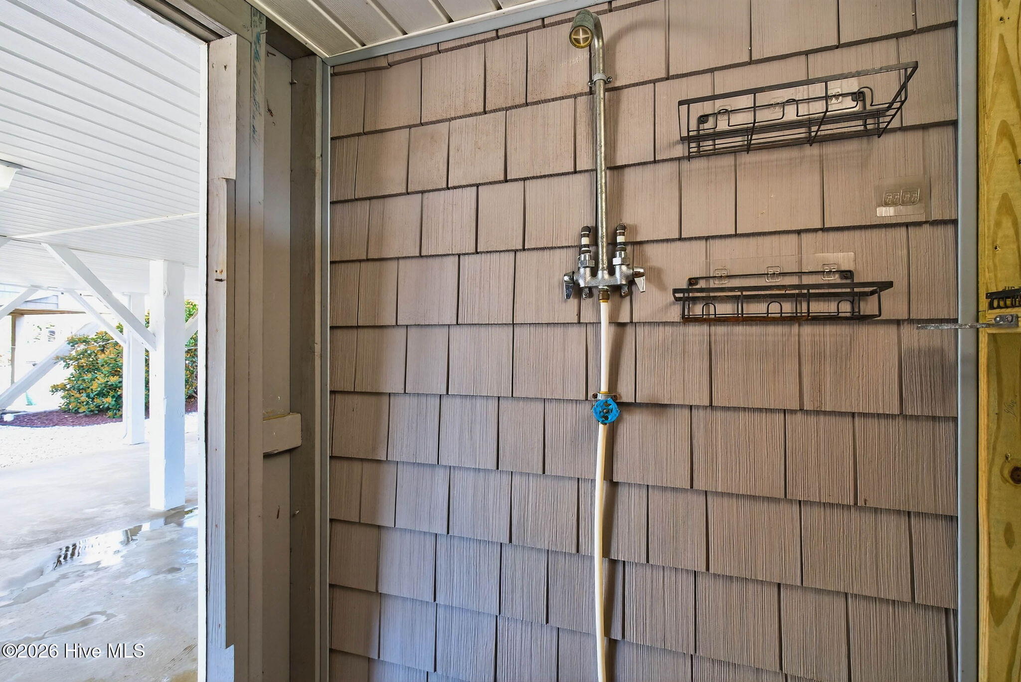 100564703 | Photo 41