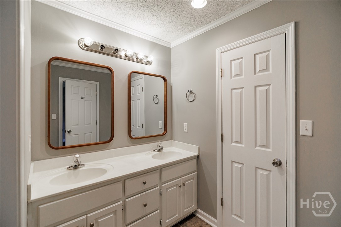 1220 Twelve Oaks Circle