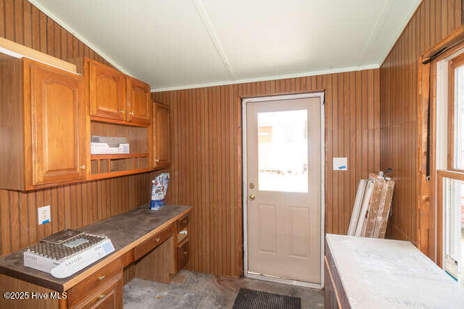 100528759 | Photo 43