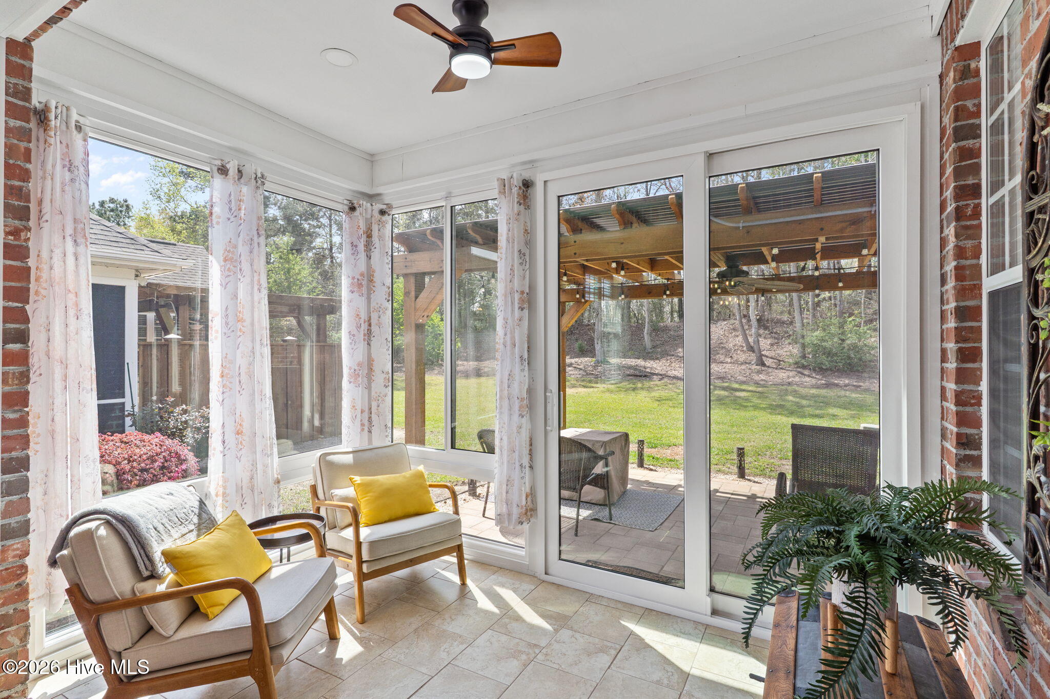 100562744 | Photo 26