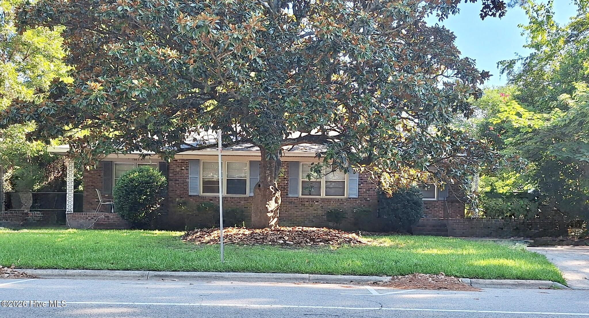 Exterior photo of 1303 E 1st Street B, Greenville, NC 27858. MLS: 100602287