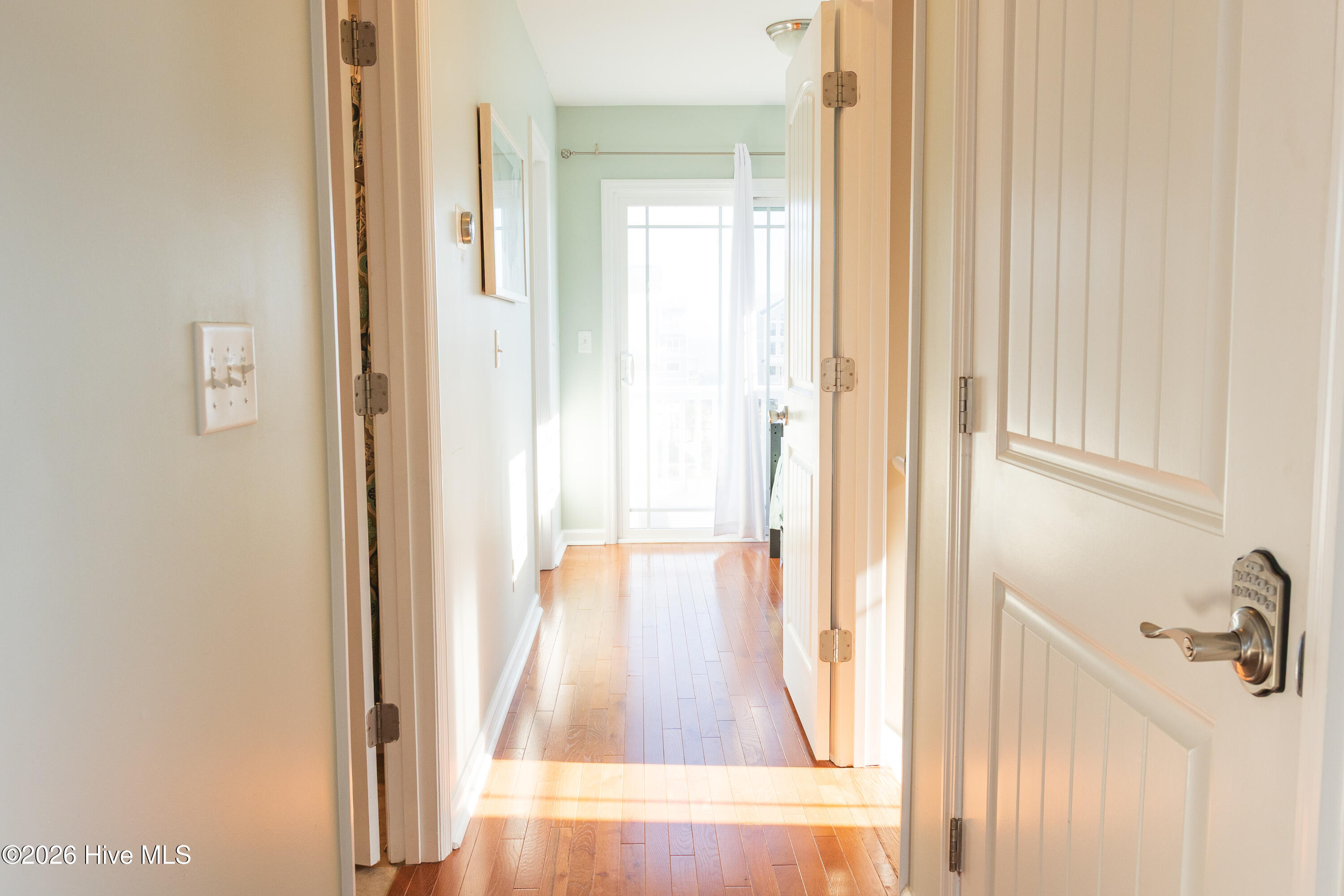 100559120 | Photo 29