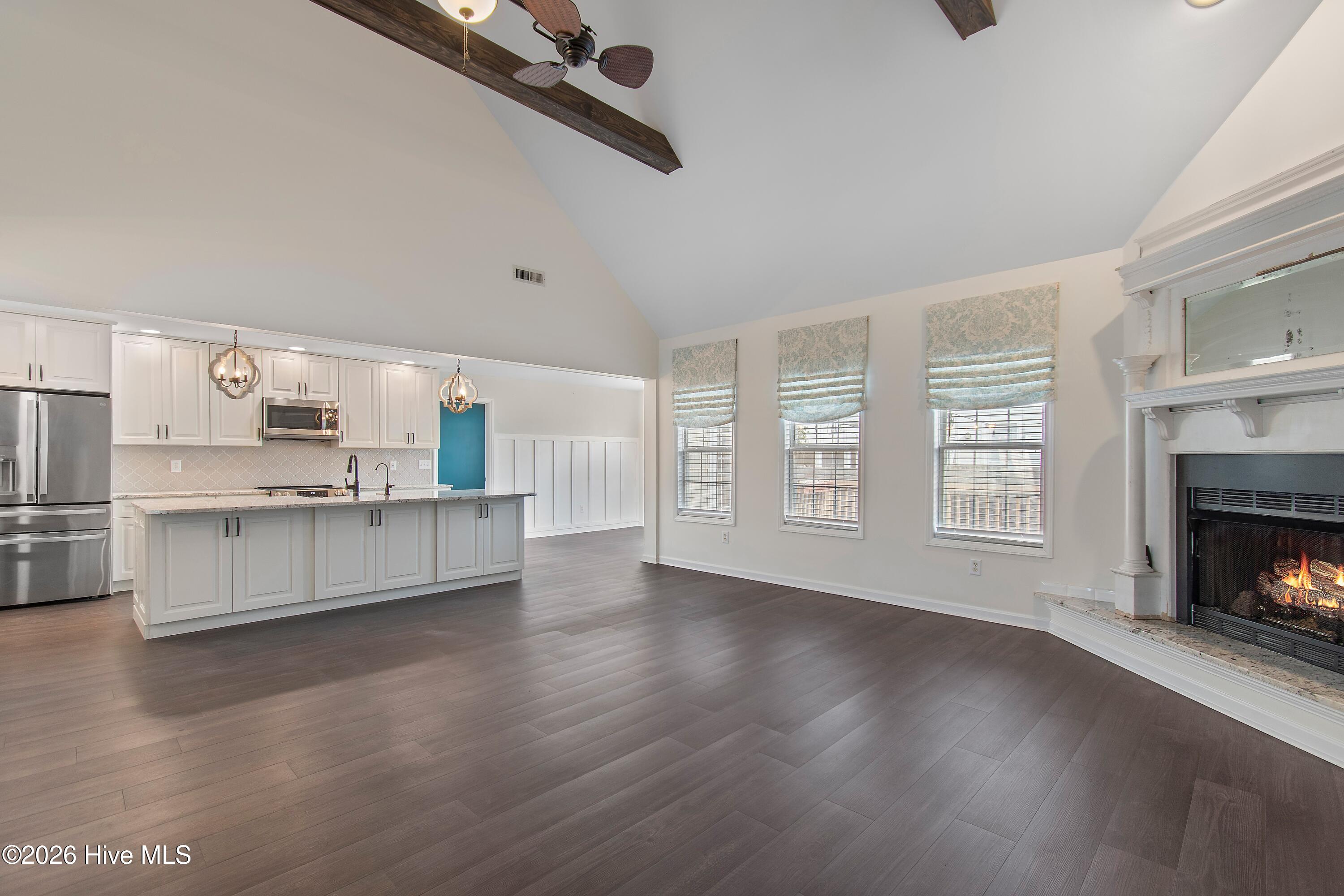 100555536 | Photo 12