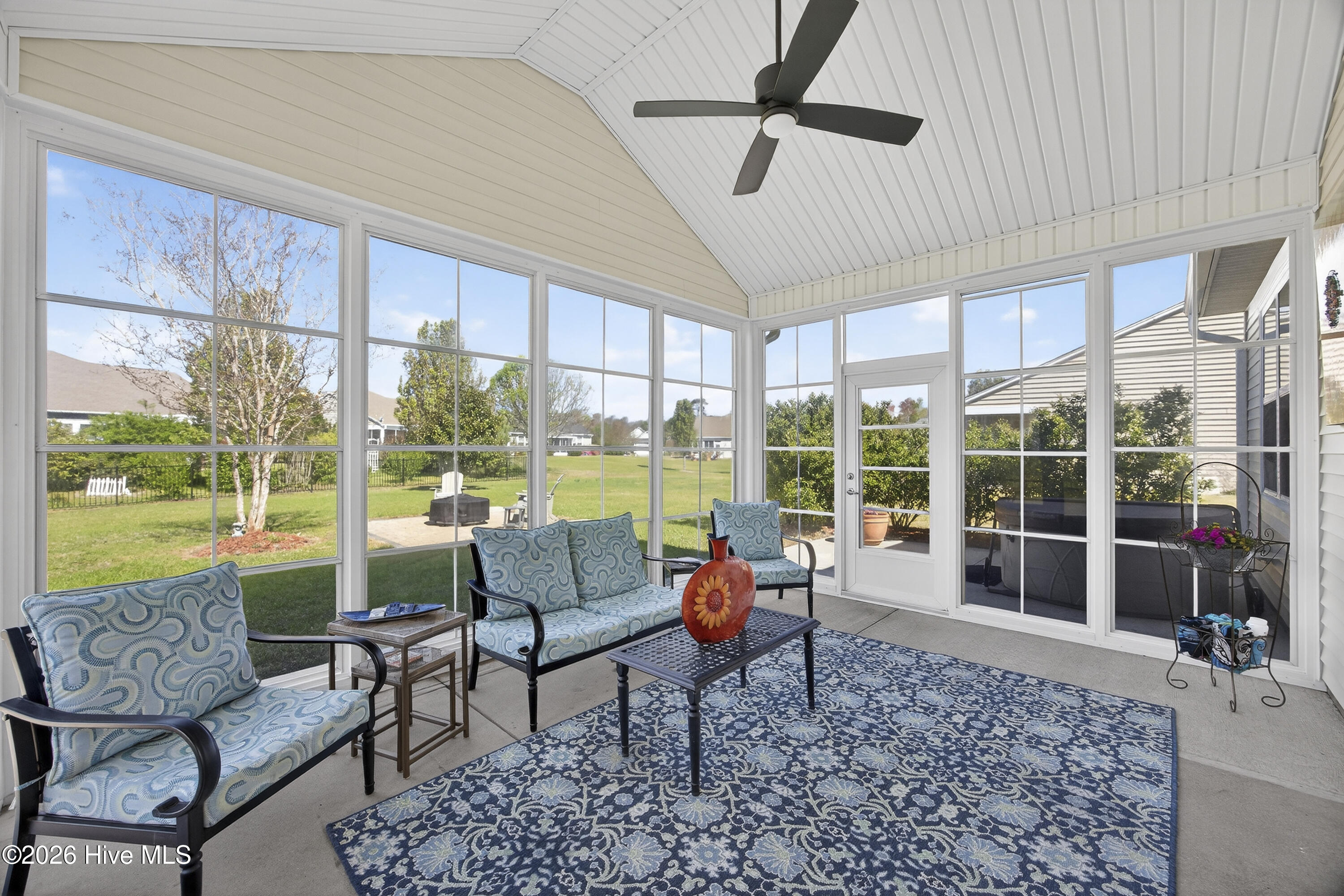 100564914 | Photo 24