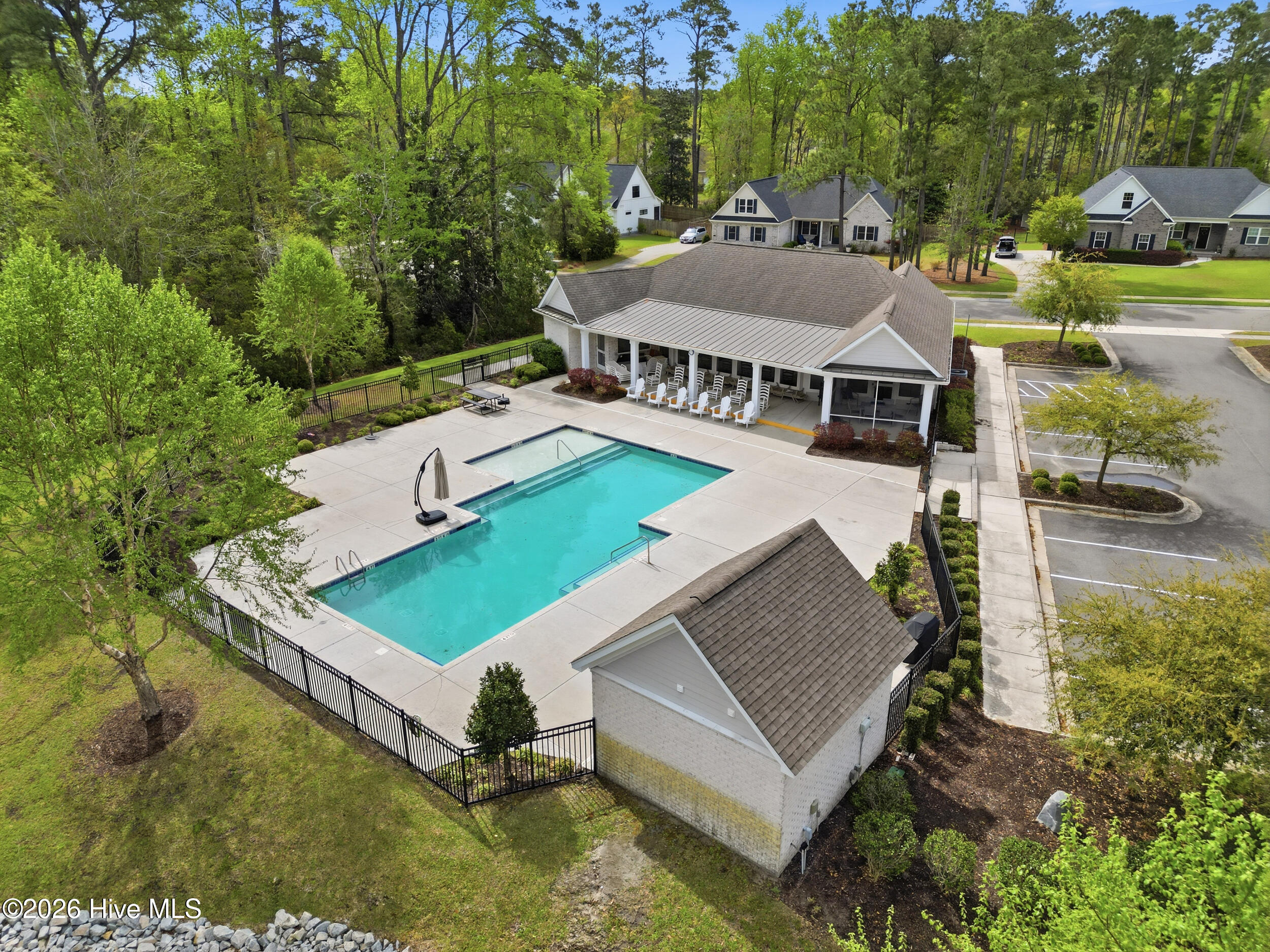 100565388 | Photo 89