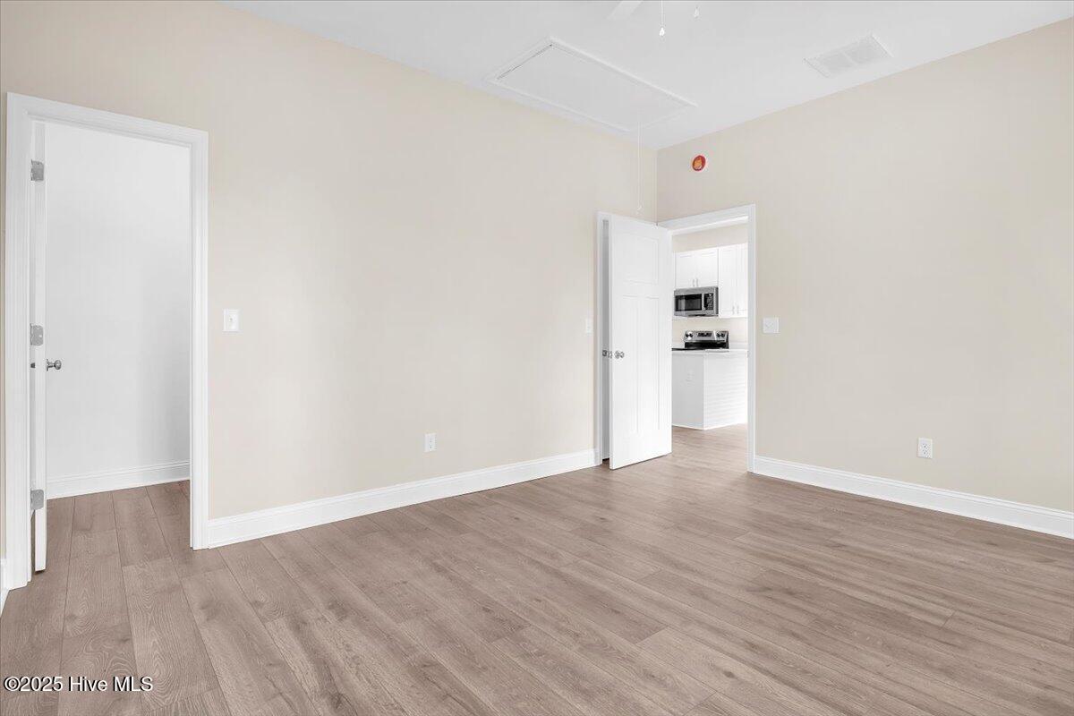 100531647 | Photo 16