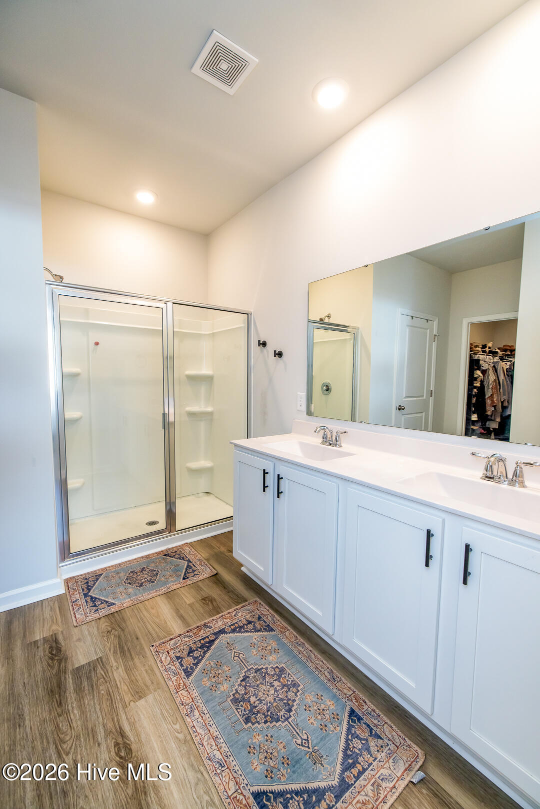 100560328 | Photo 15