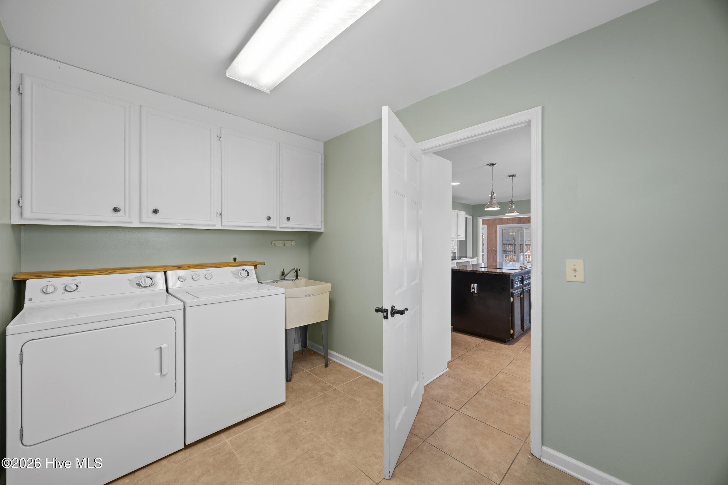 100558264 | Photo 17