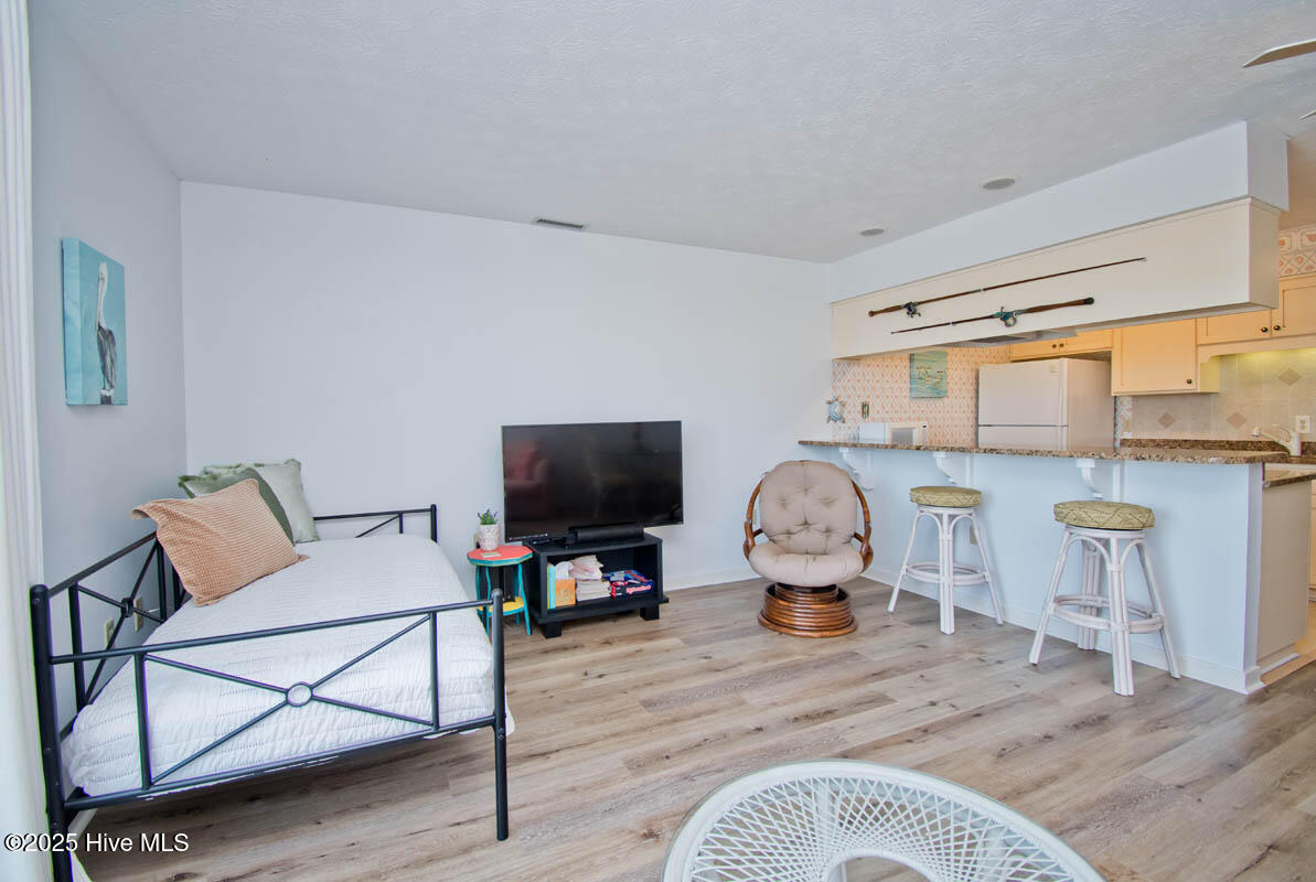 100516051 | Photo 26