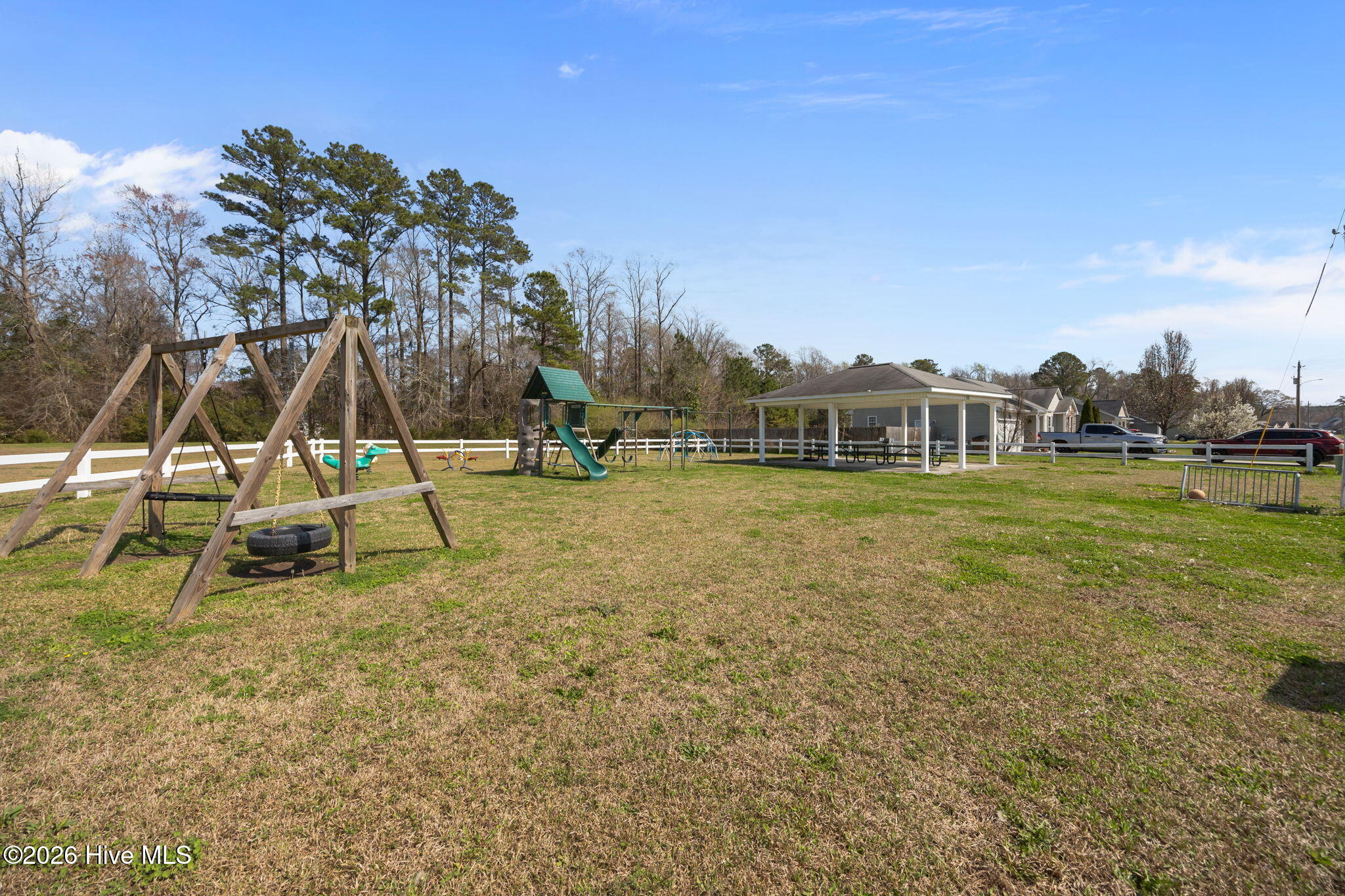 100547713 | Photo 45