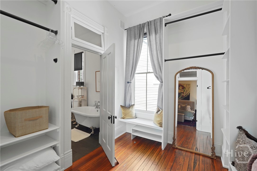 415 Whitaker Street, Savannah, GA, 31401