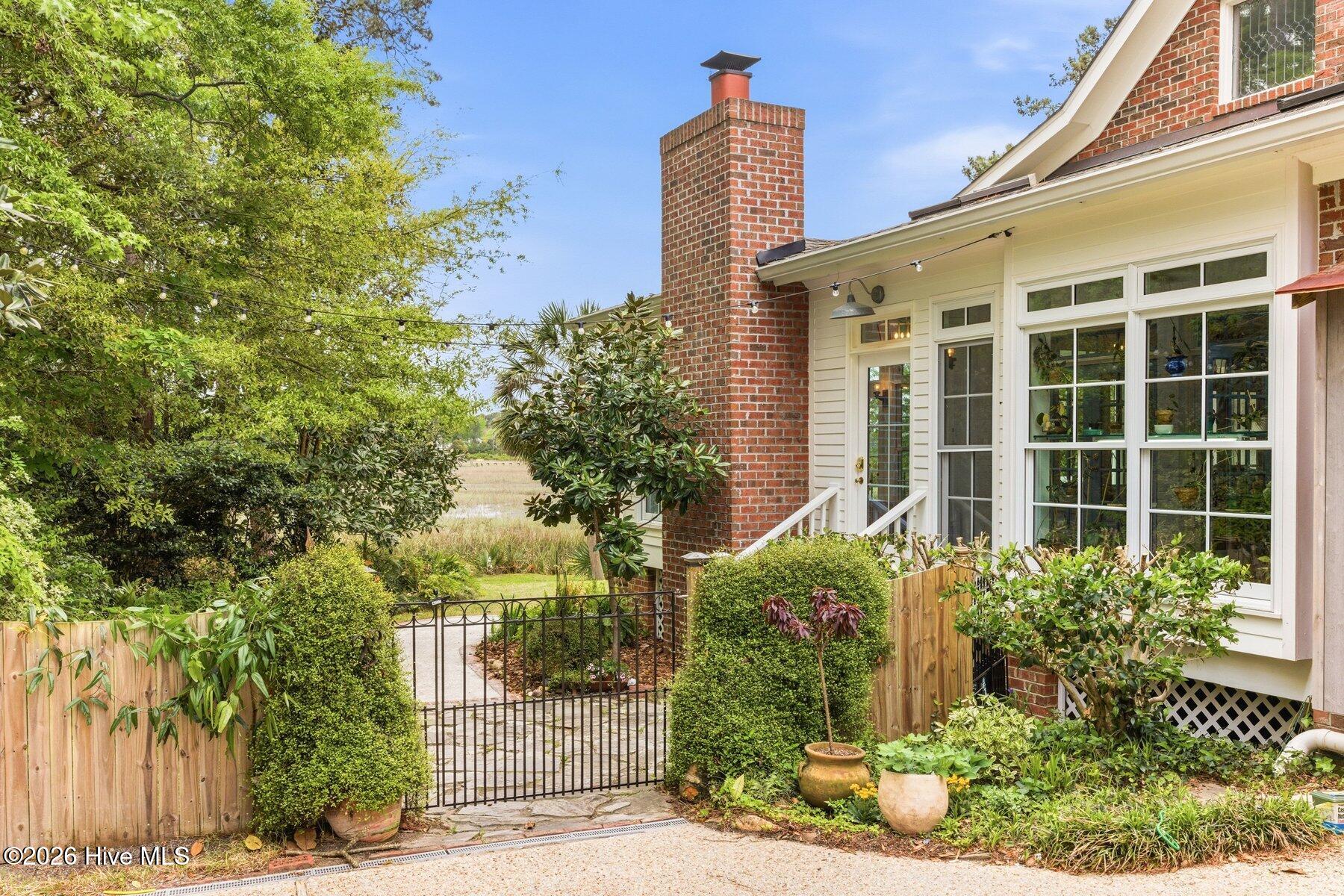 100565828 | Photo 13