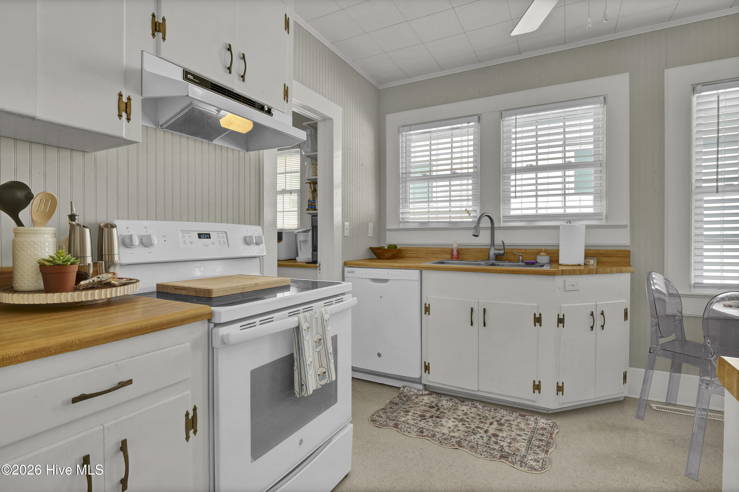 100549449 | Photo 13