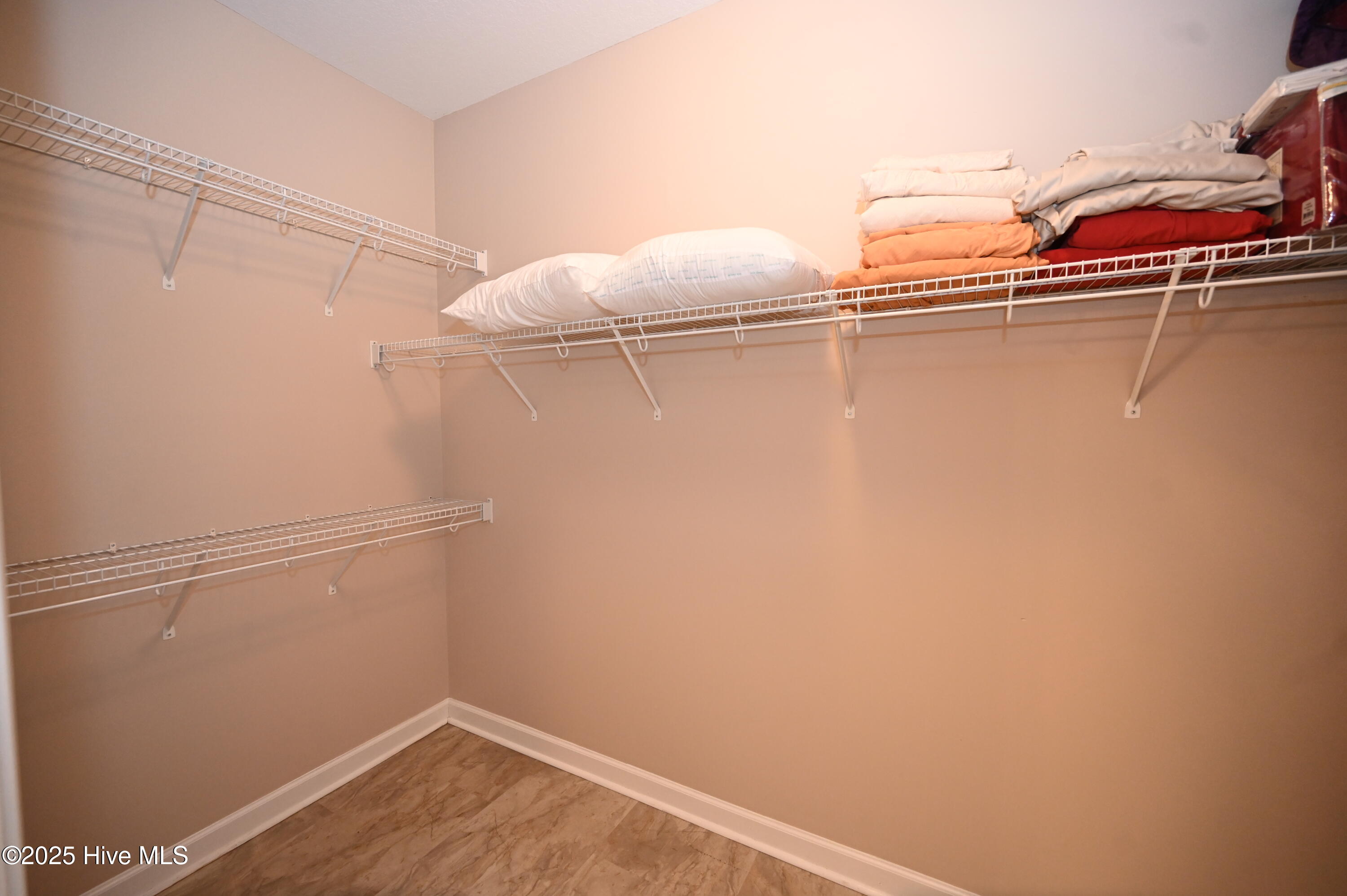 100547071 | Photo 19