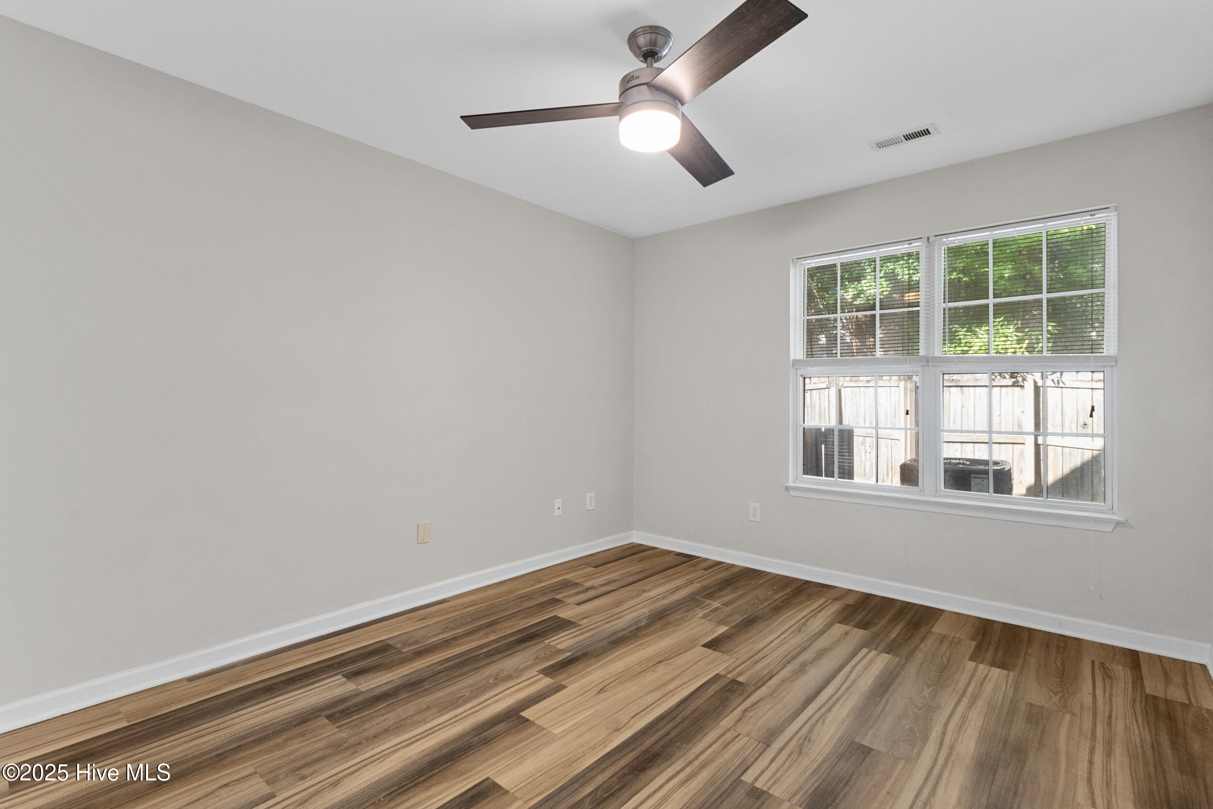 100534993 | Photo 16