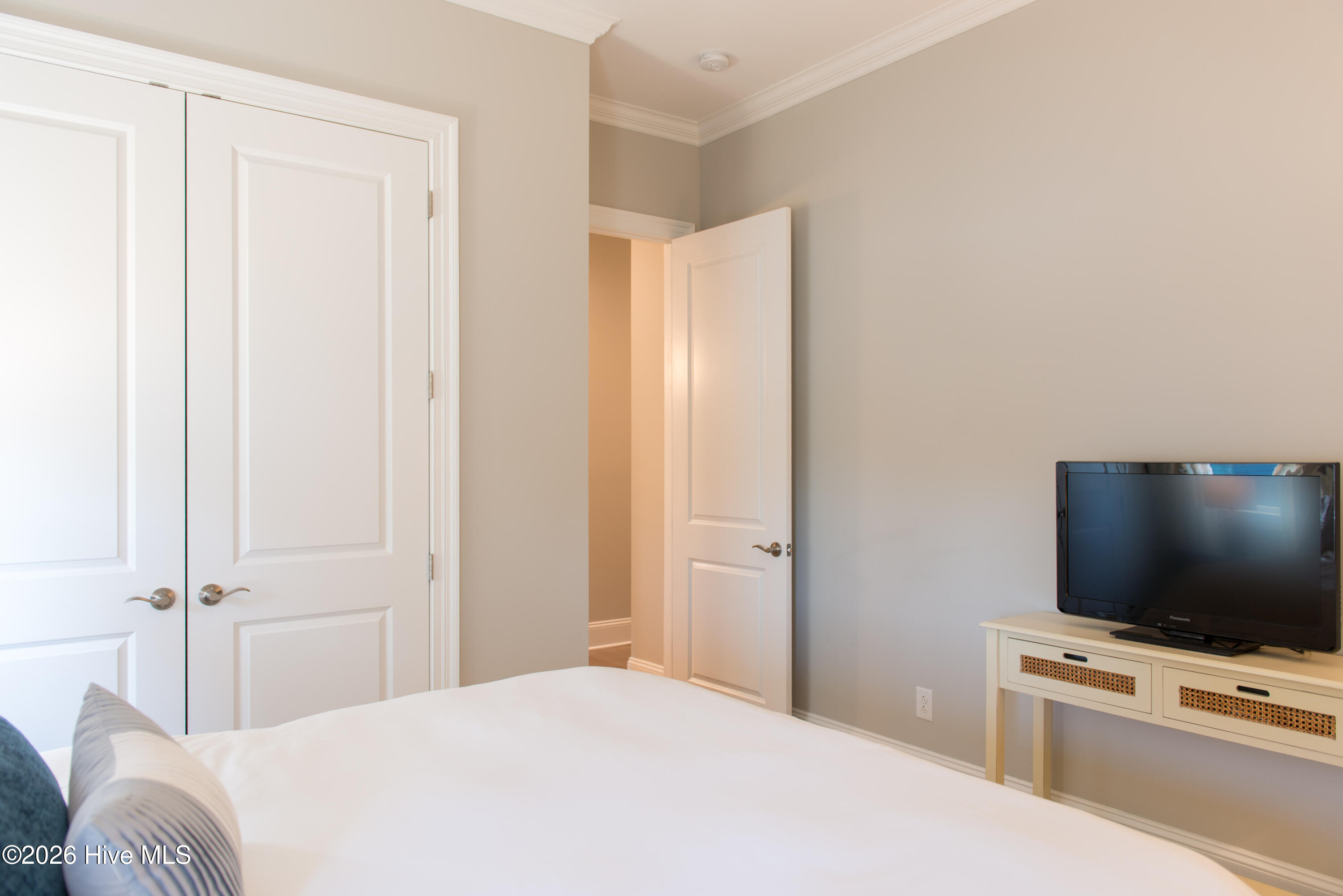 100560299 | Photo 61