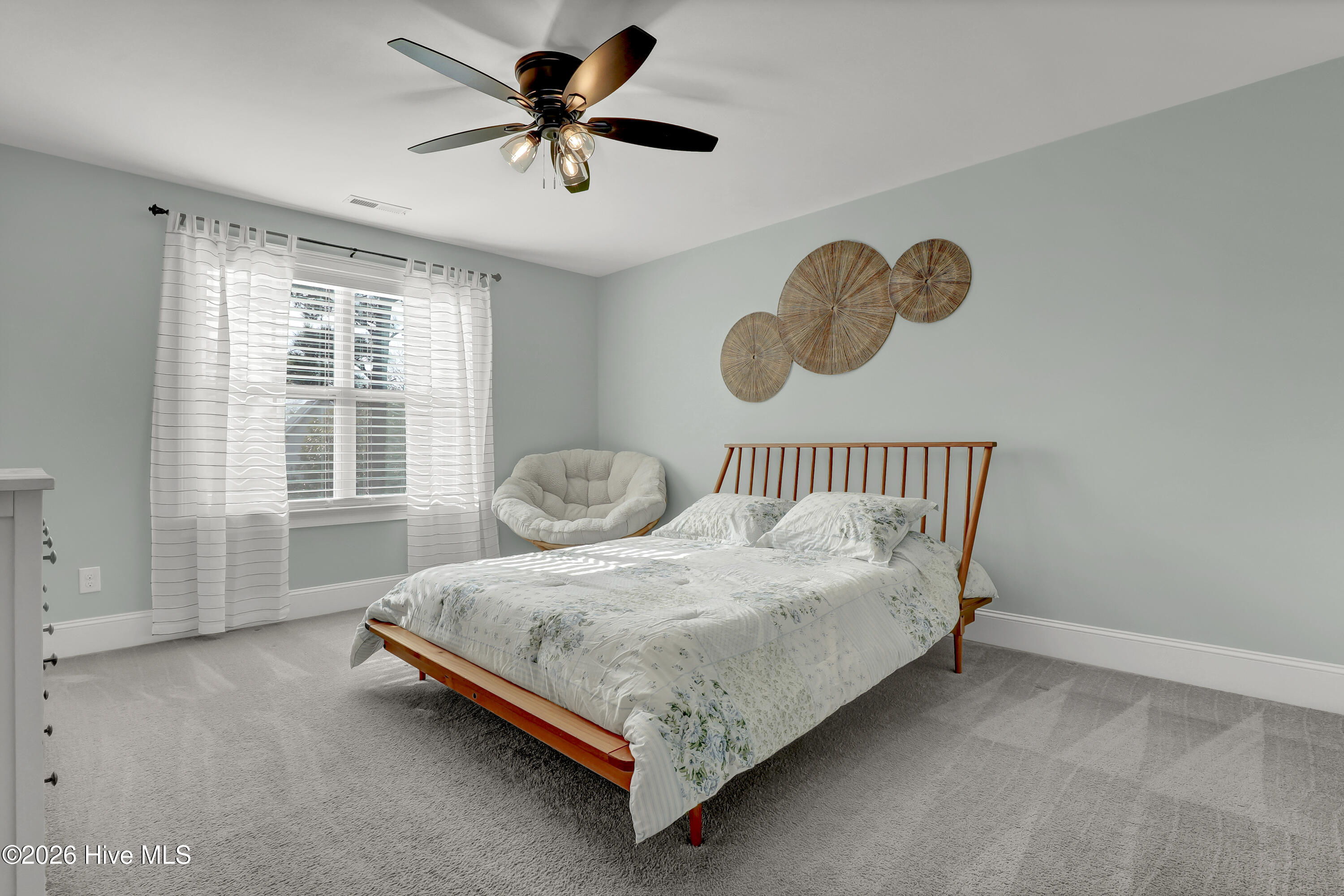 100558429 | Photo 37