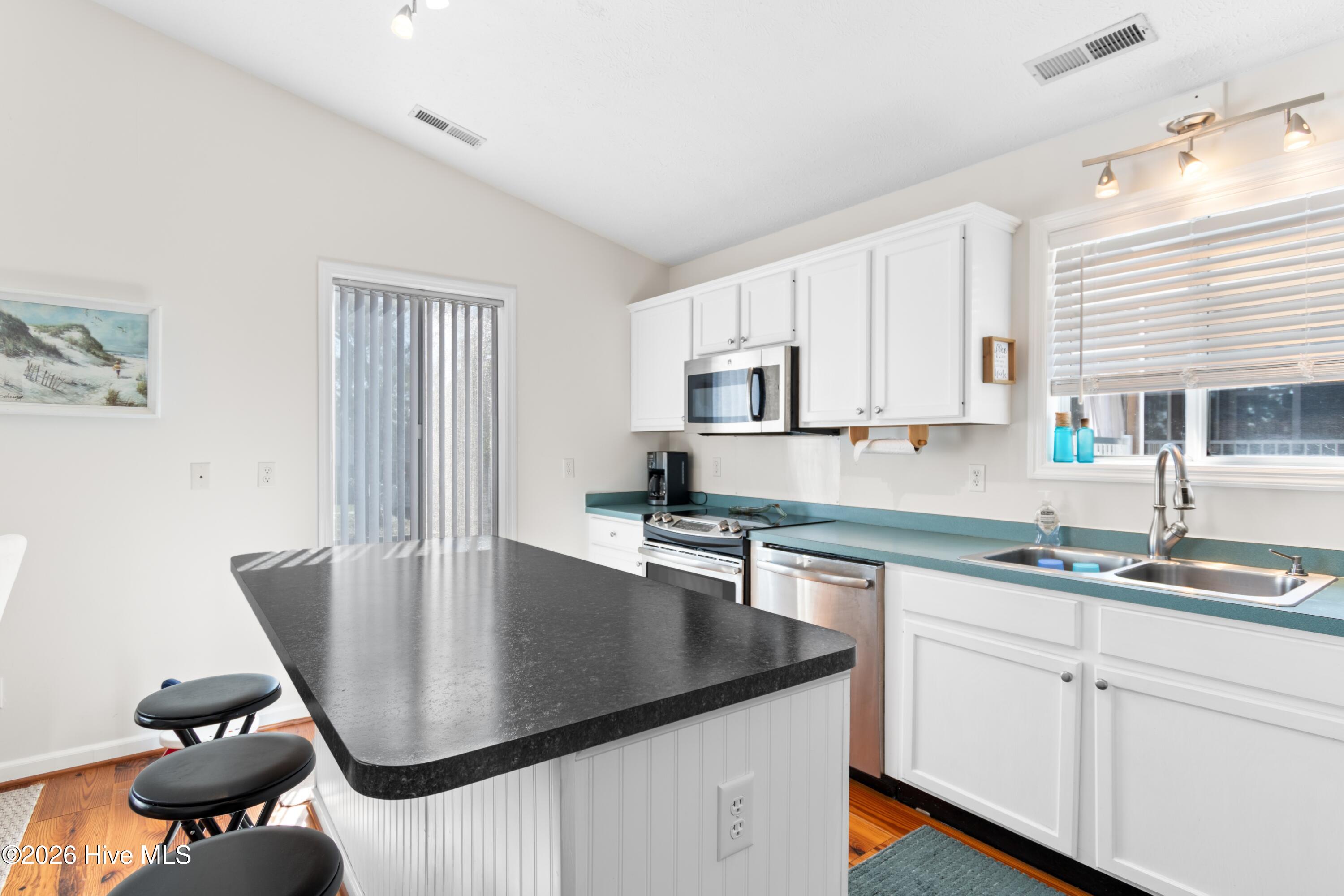 100561293 | Photo 13