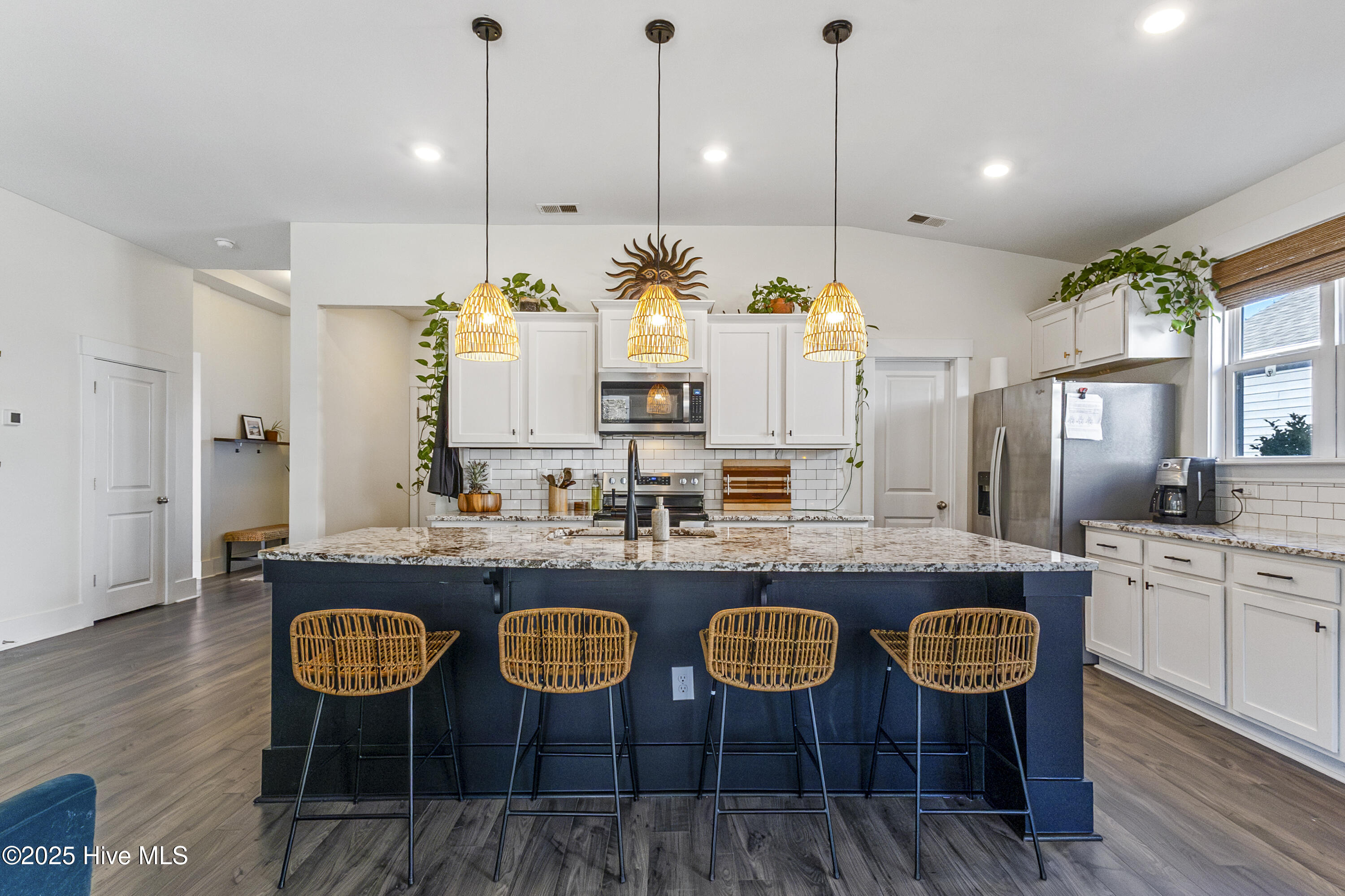 100545579 | Photo 12