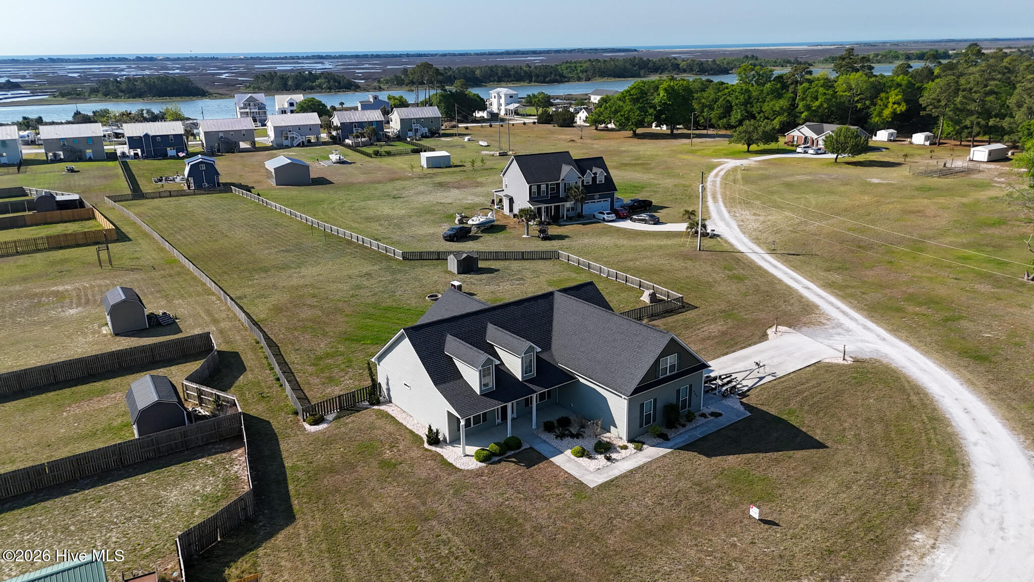 100568858 | Photo 25