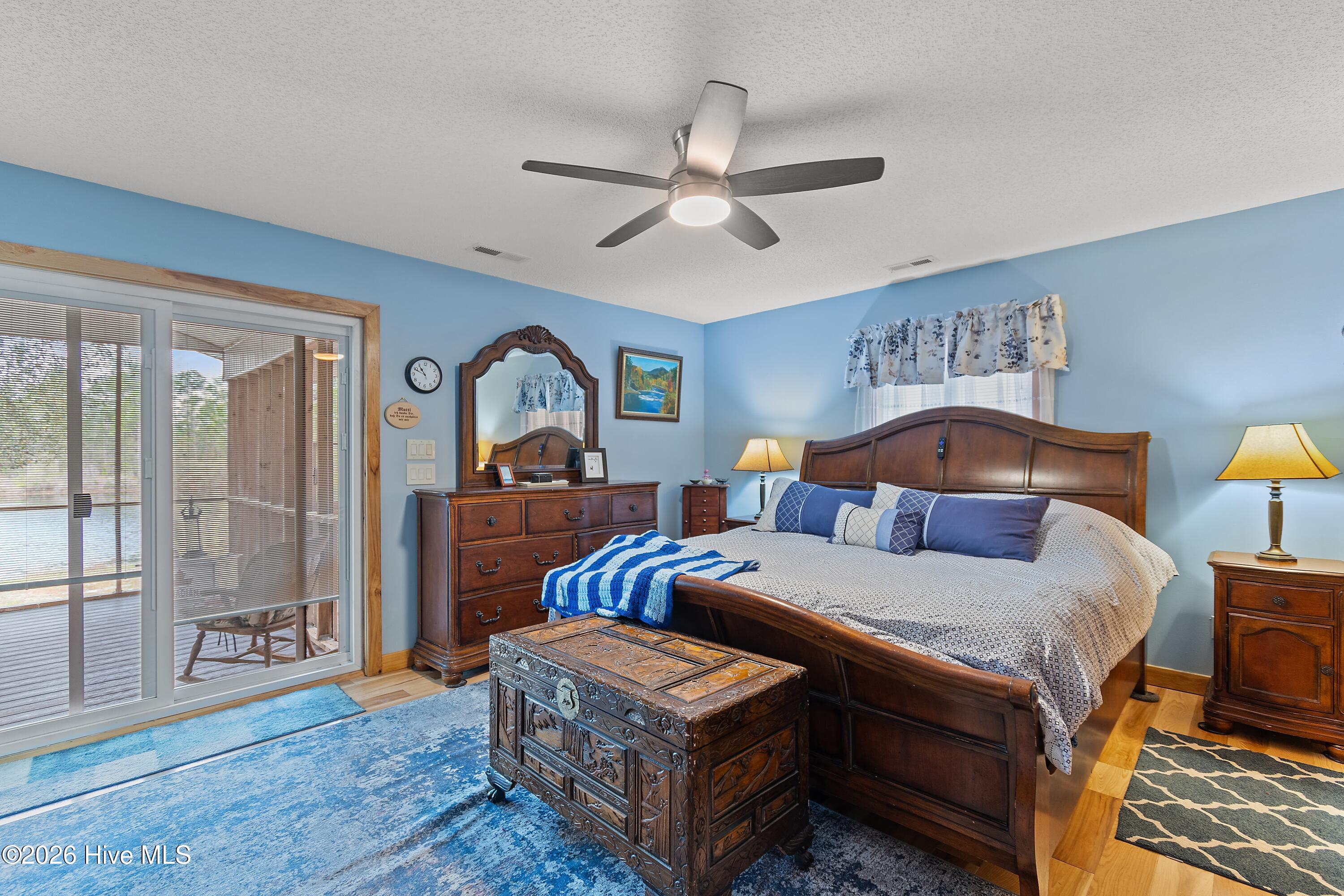 100564925 | Photo 17