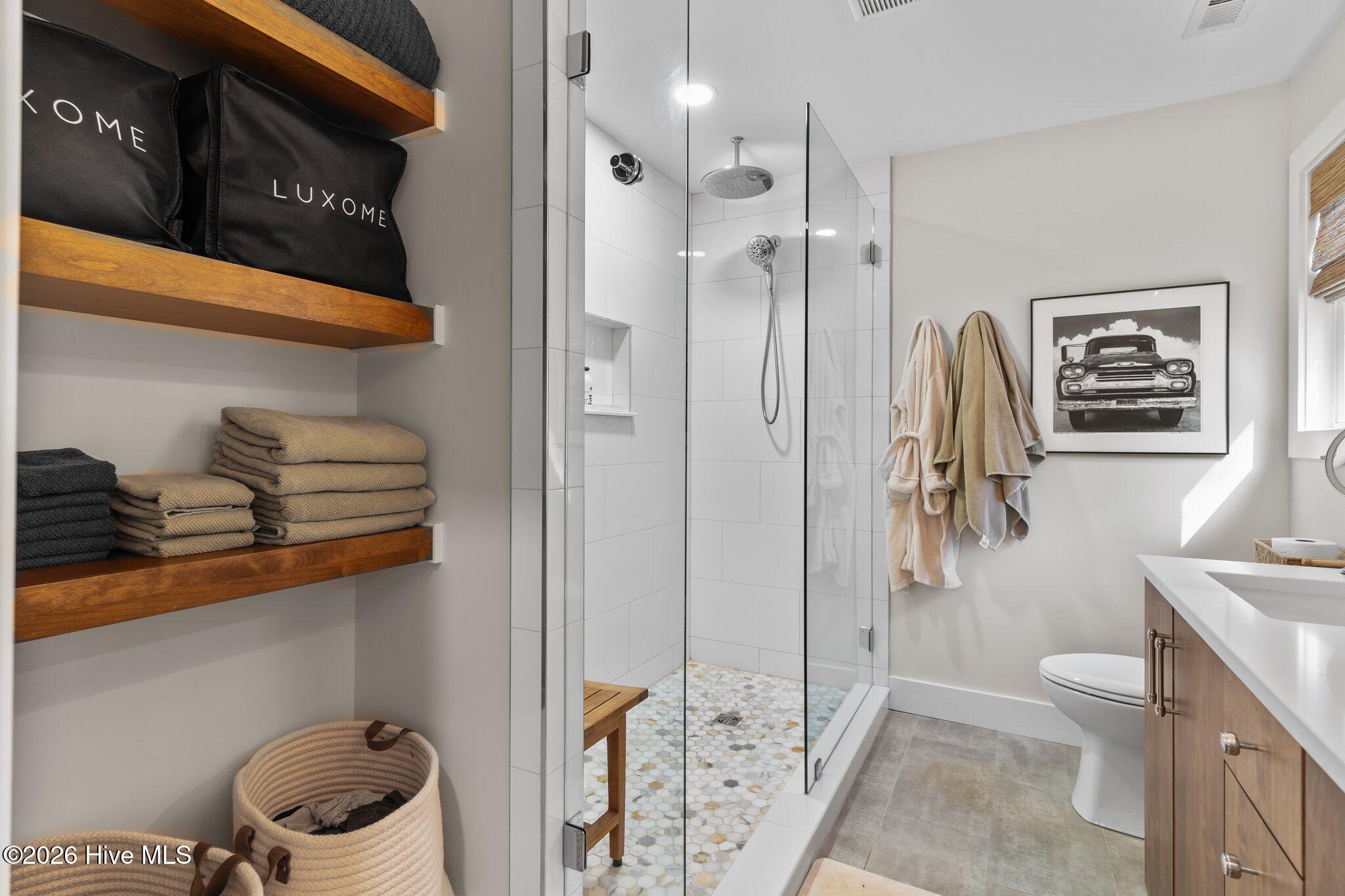 100557813 | Photo 36