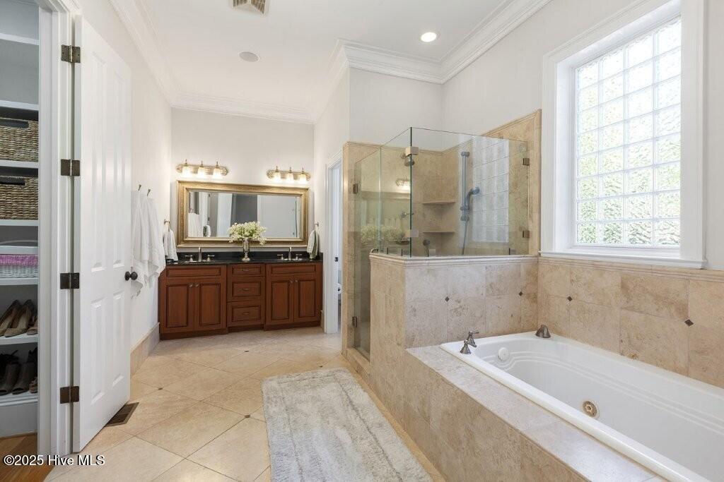 100523912 | Photo 30