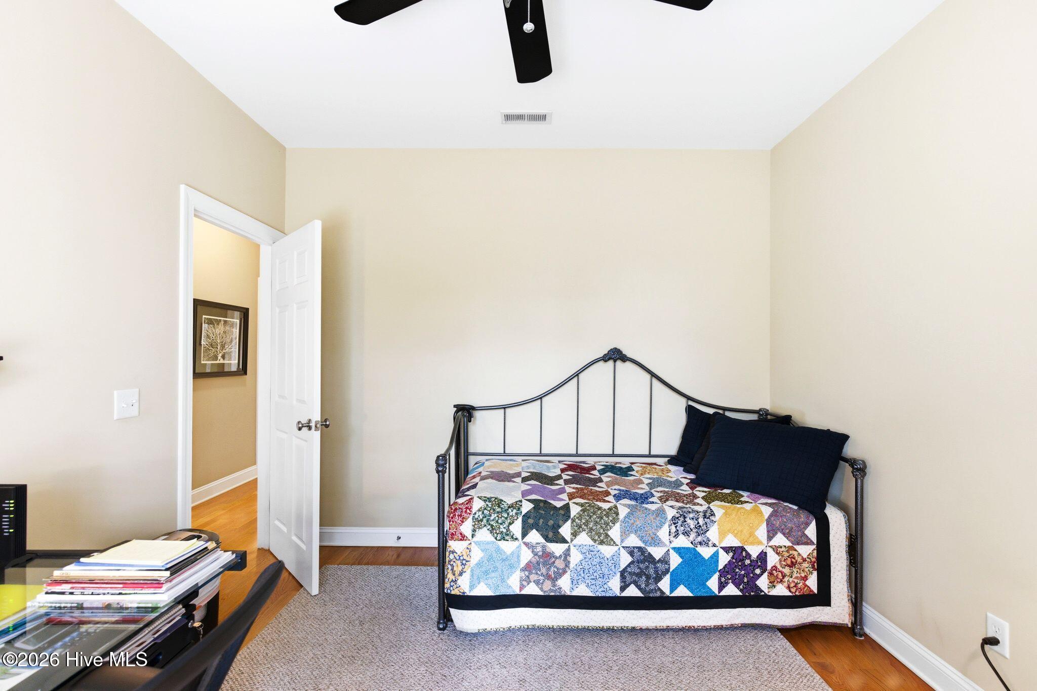 100564231 | Photo 39