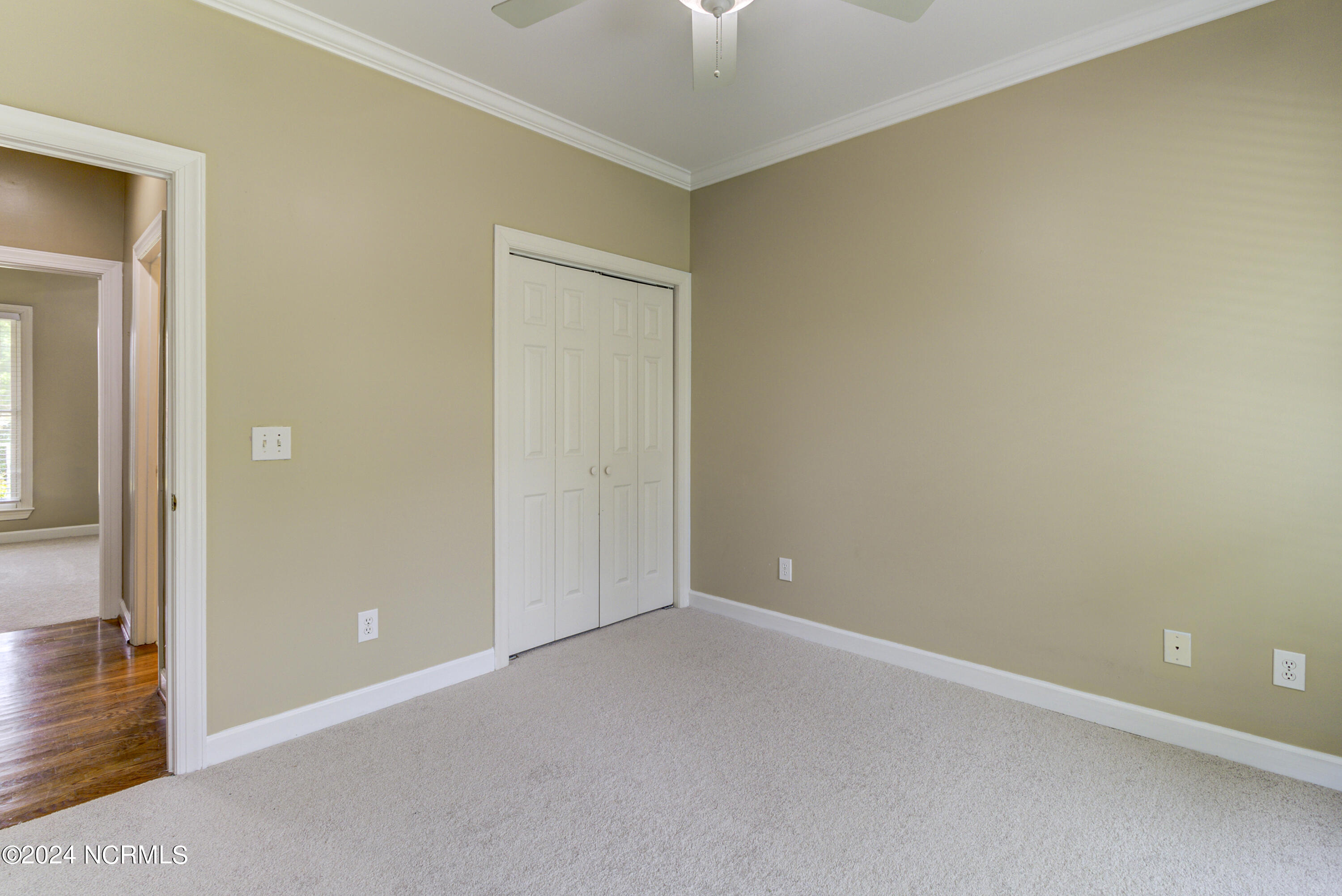 100560204 | Photo 32