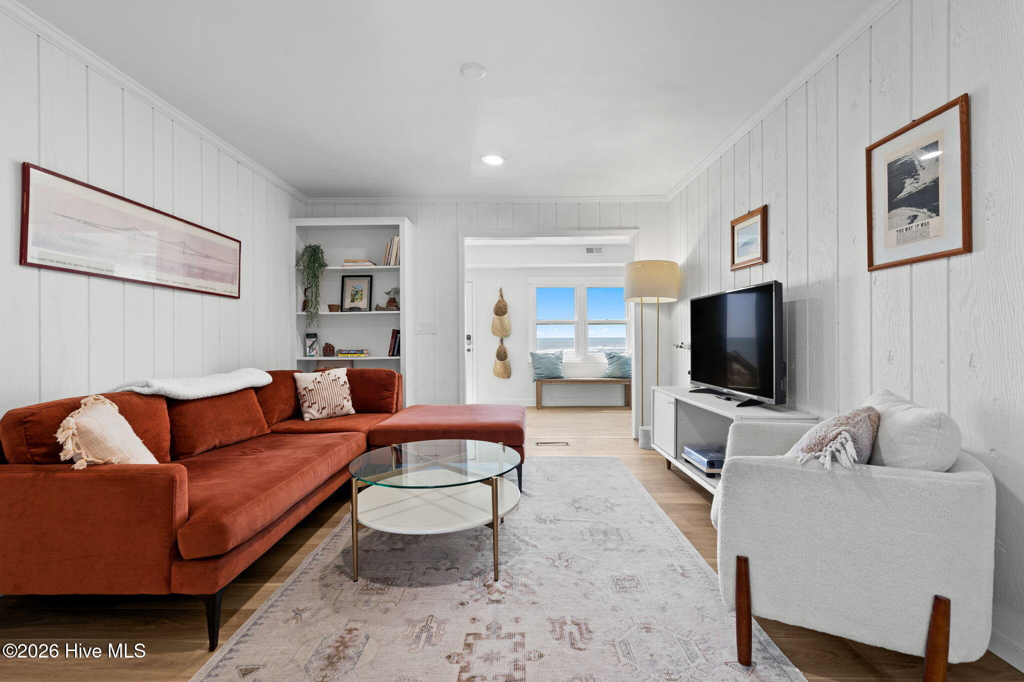 100567694 | Photo 33