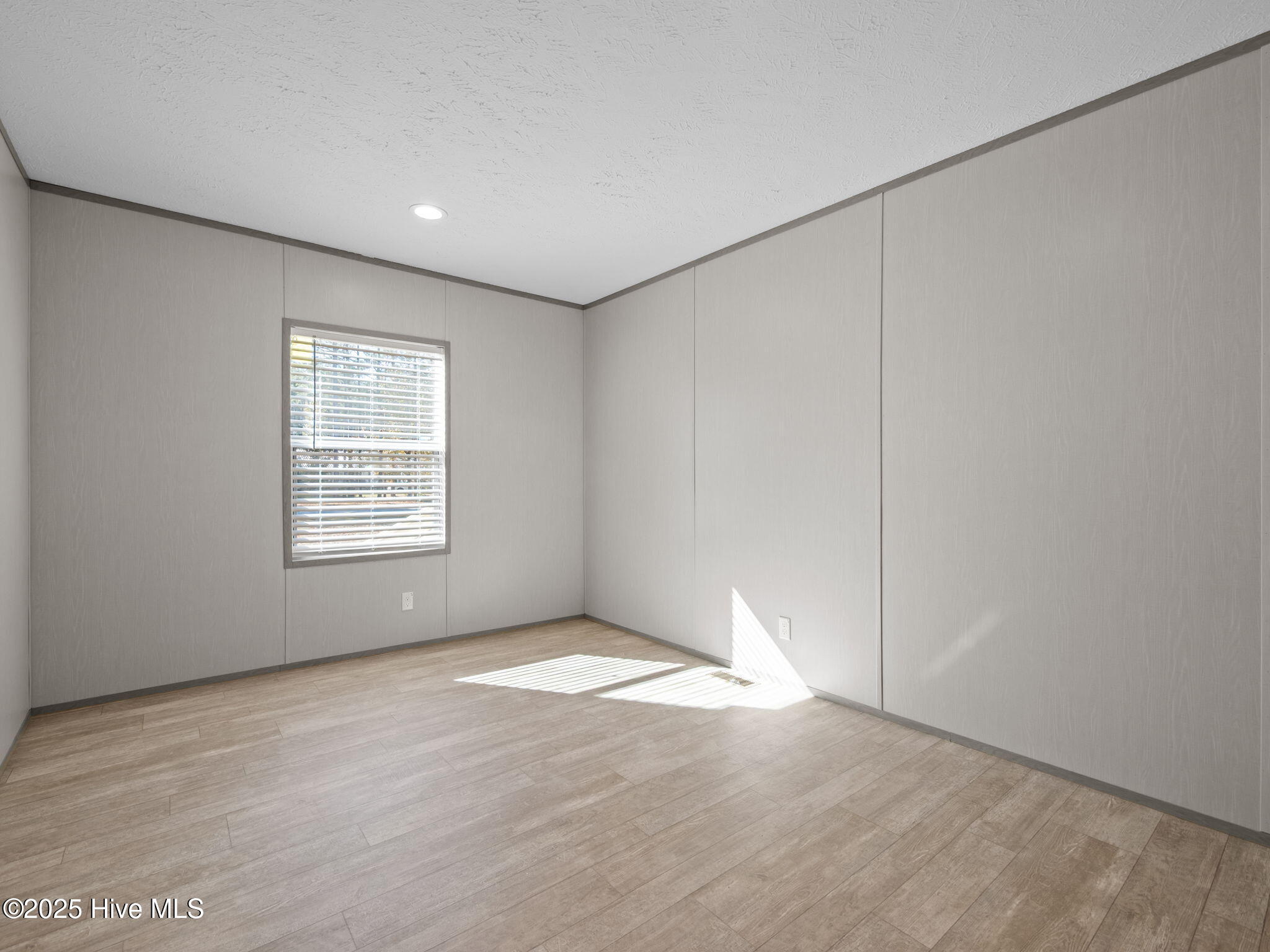 100541936 | Photo 46