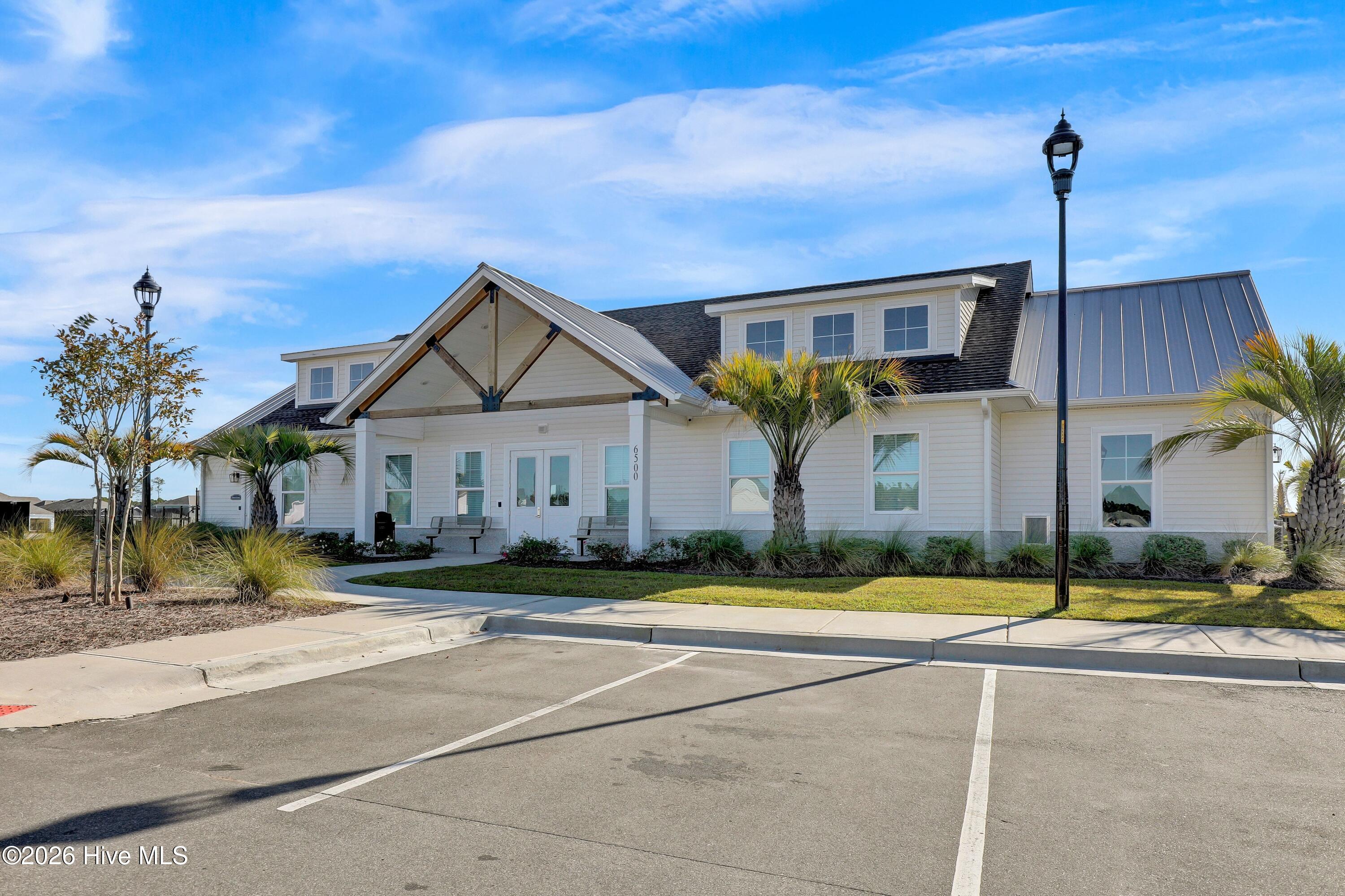 100558236 | Photo 50